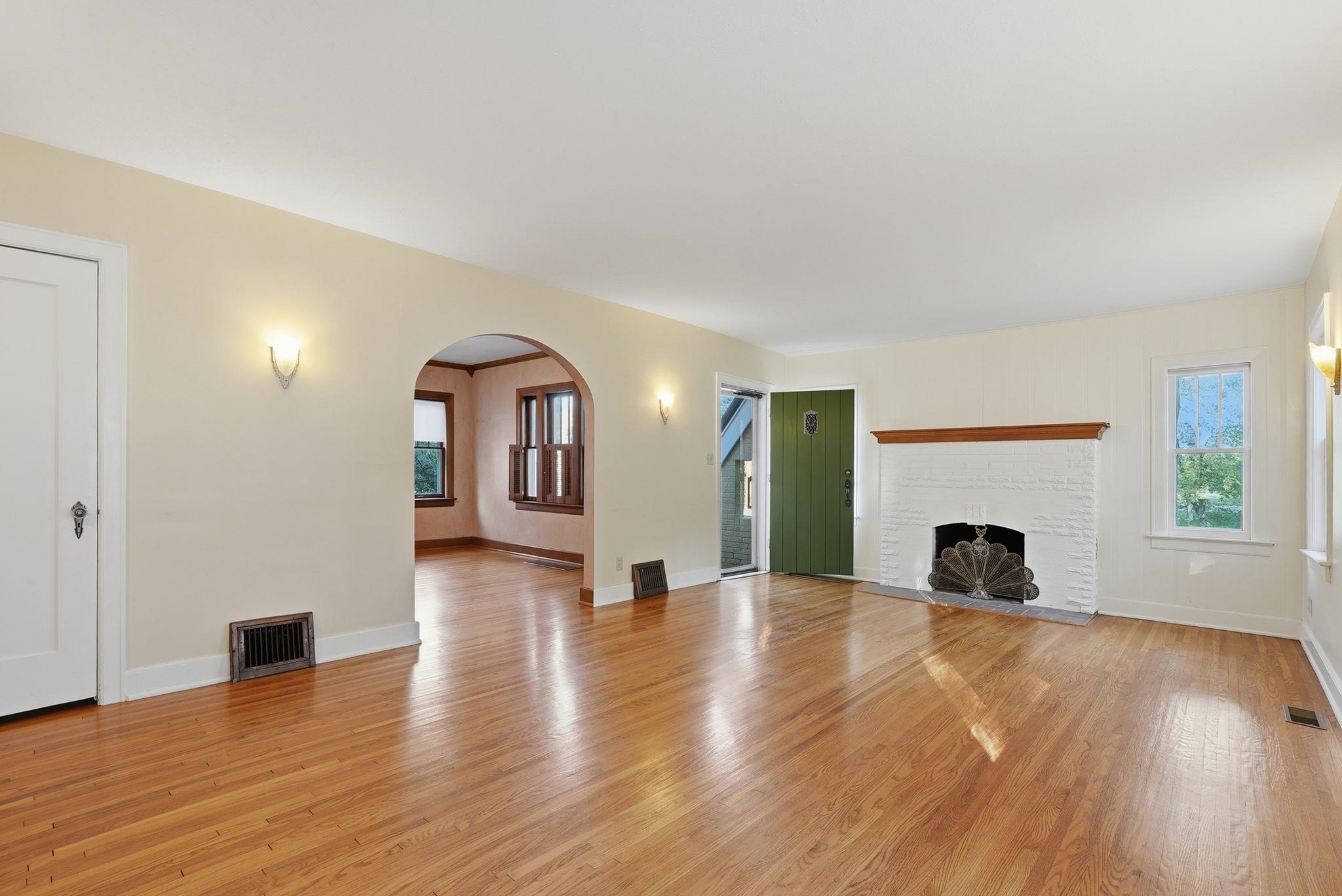 3723 Sleepy Hollow Dr Property Photo 4