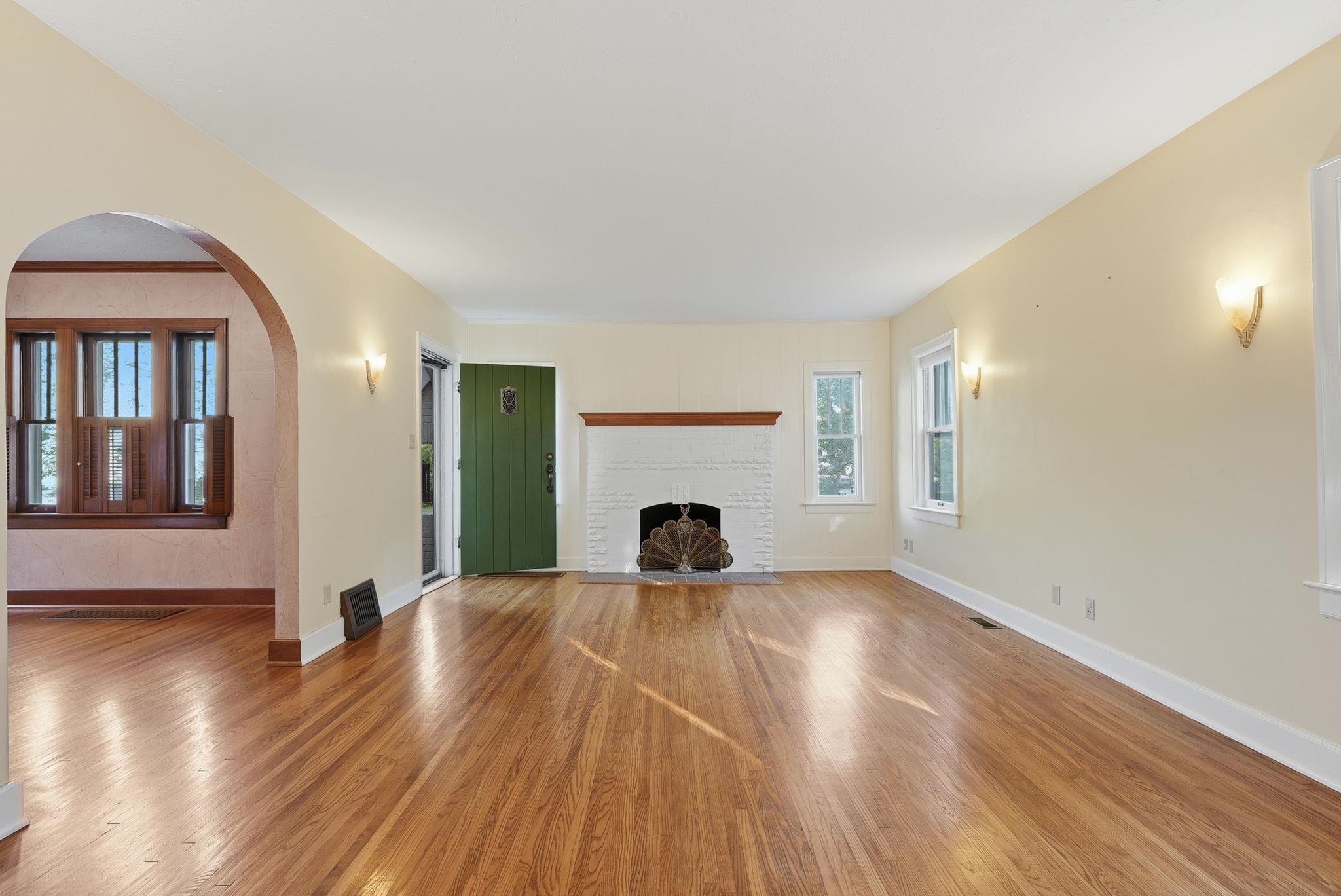 3723 Sleepy Hollow Dr Property Photo 5