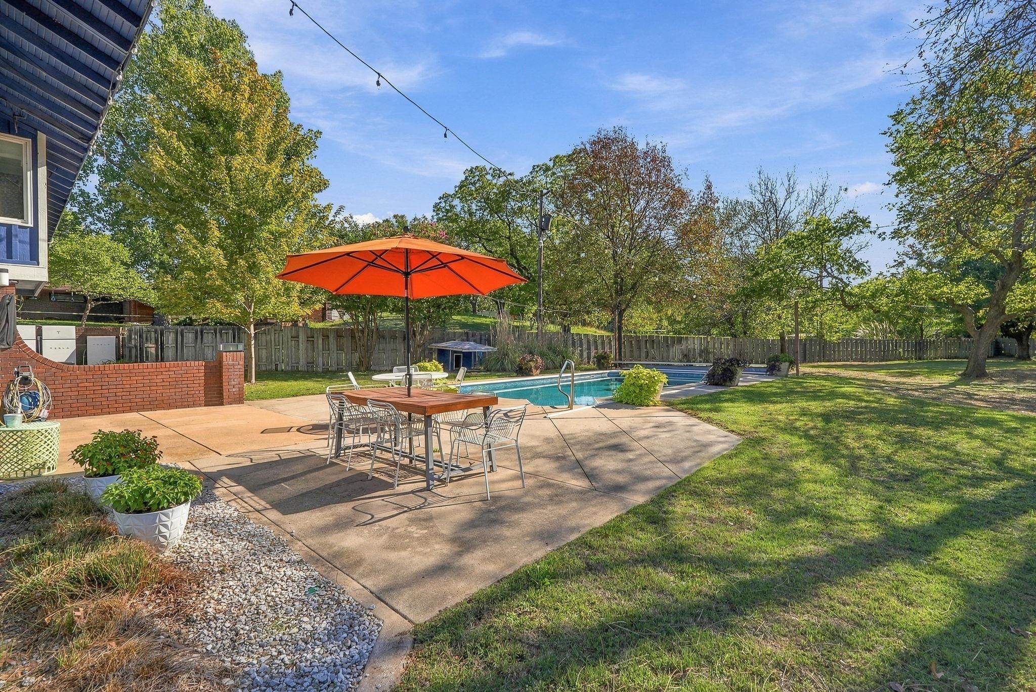 2242 N Redbud Ln Property Photo 28