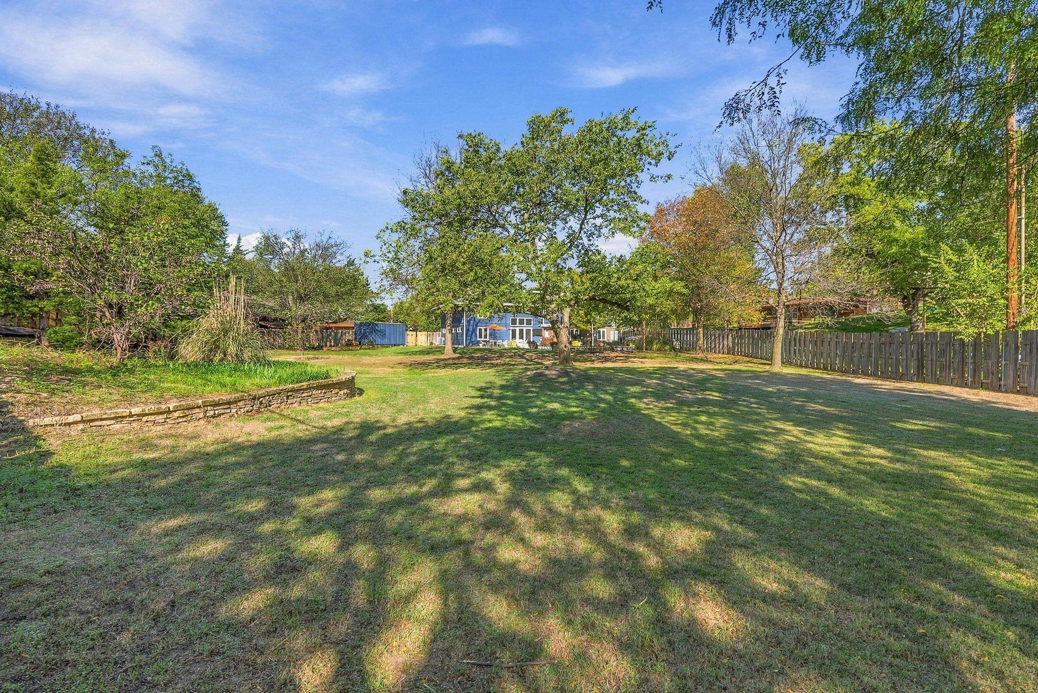 2242 N Redbud Ln Property Photo 31
