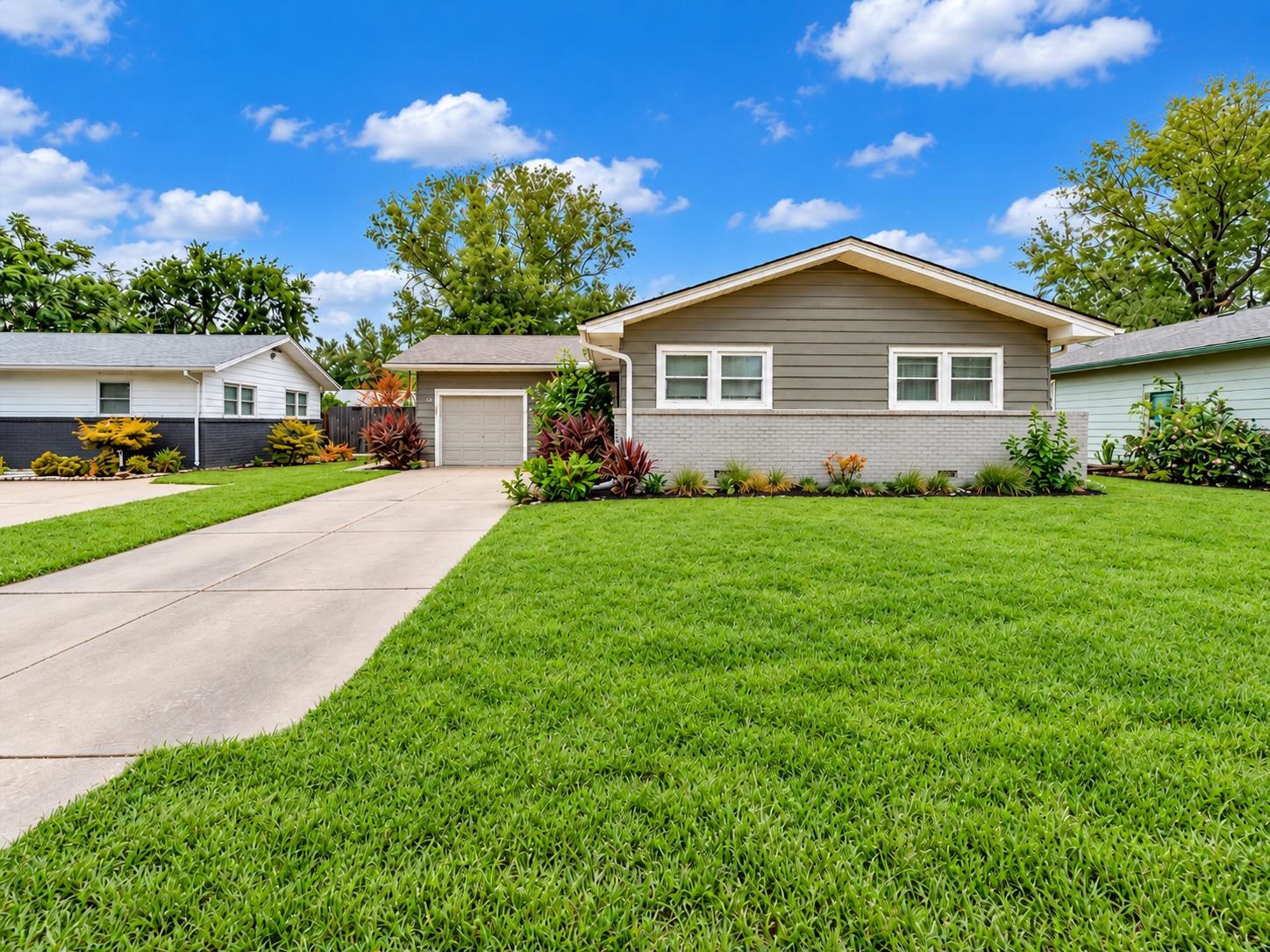 1212 W Fultz