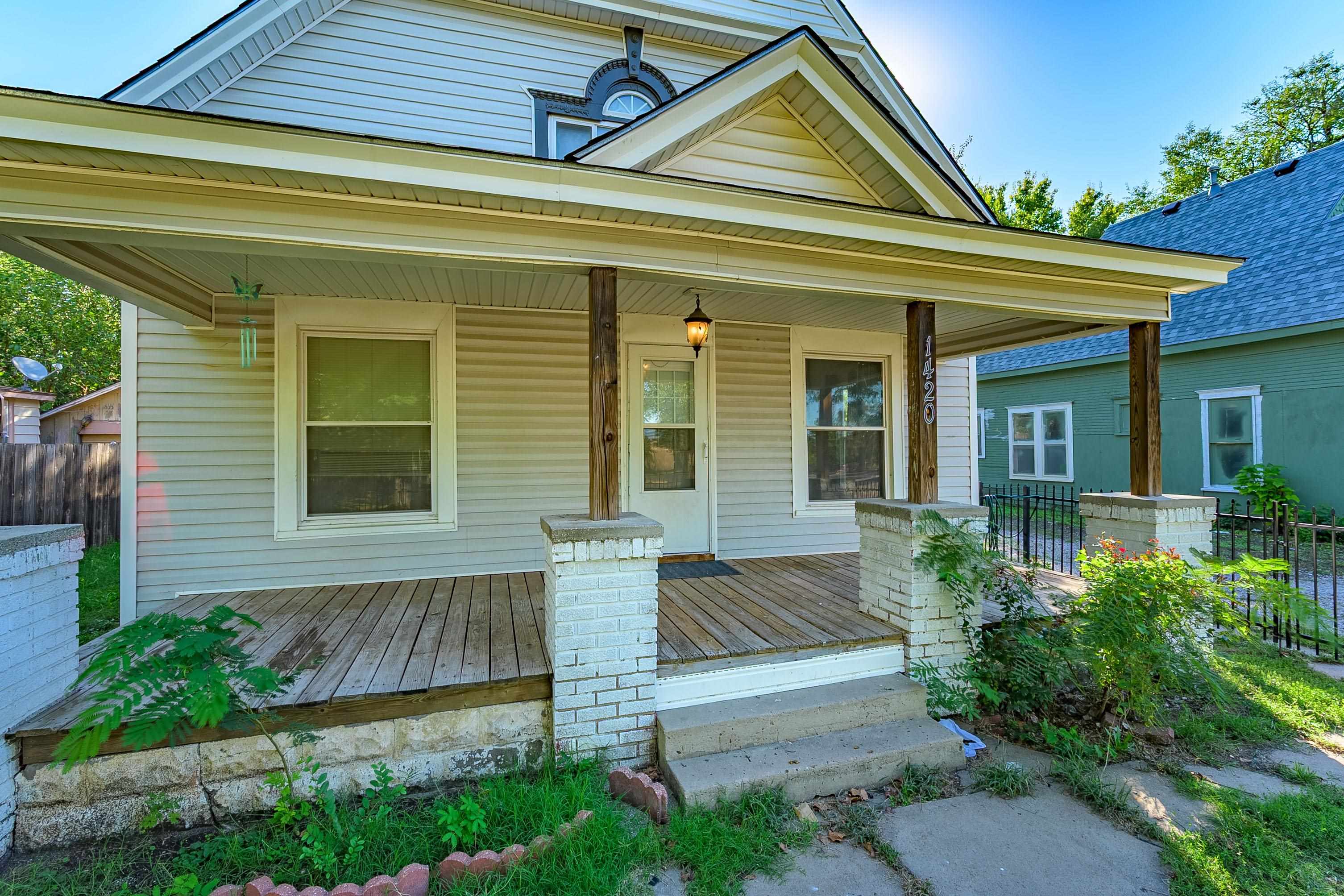 1420 S Emporia Ave Property Photo 3
