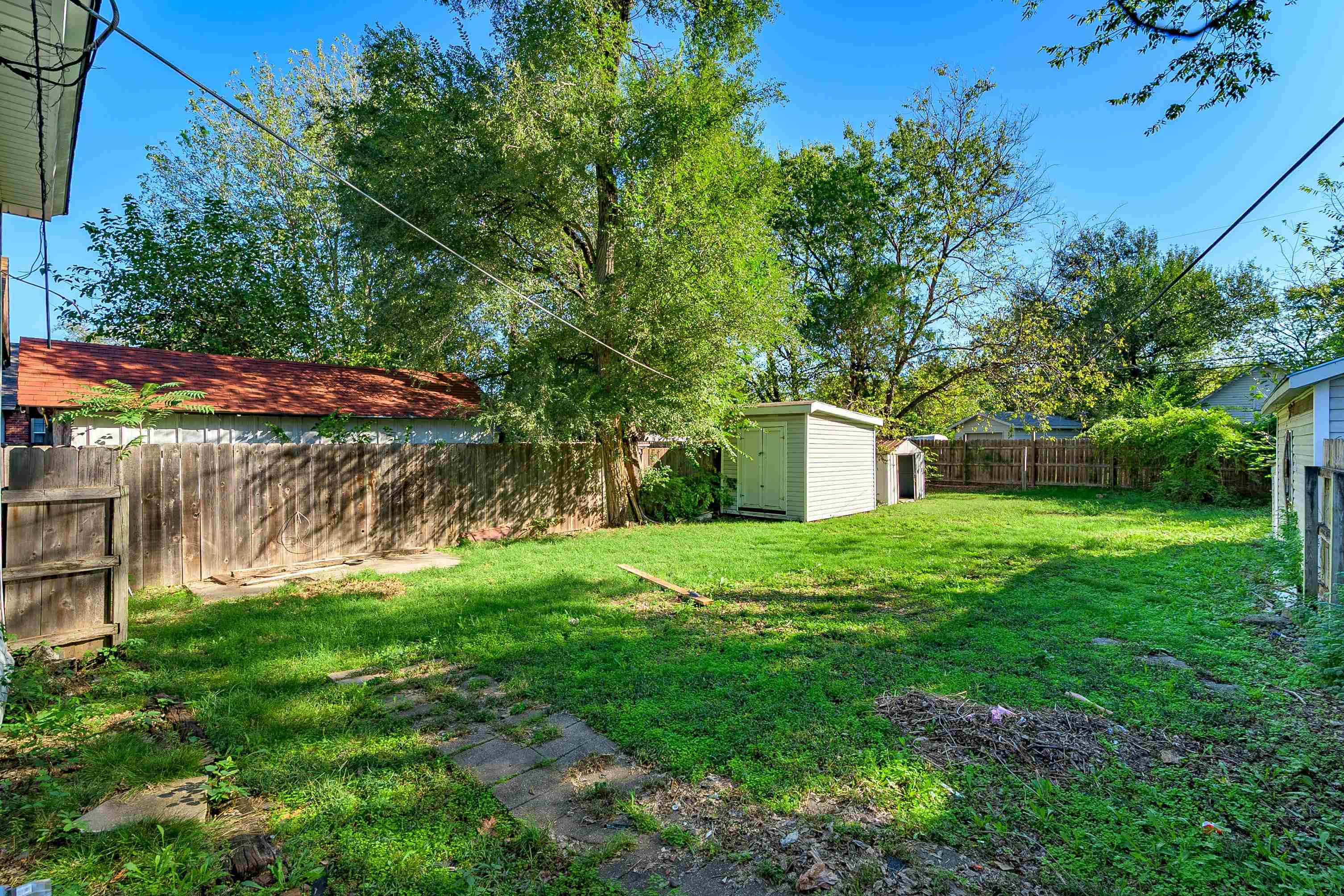 1420 S Emporia Ave Property Photo 7