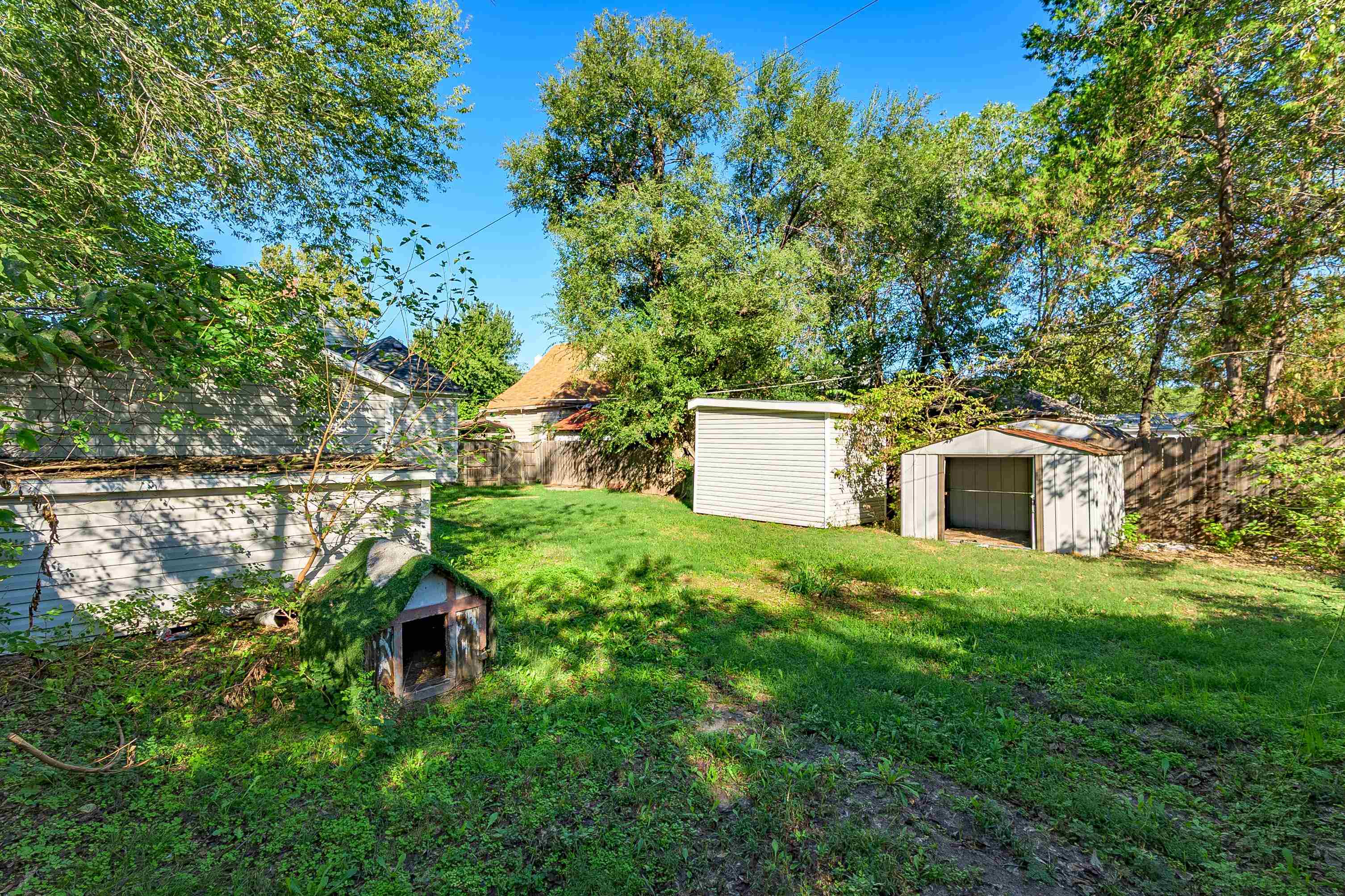 1420 S Emporia Ave Property Photo 10