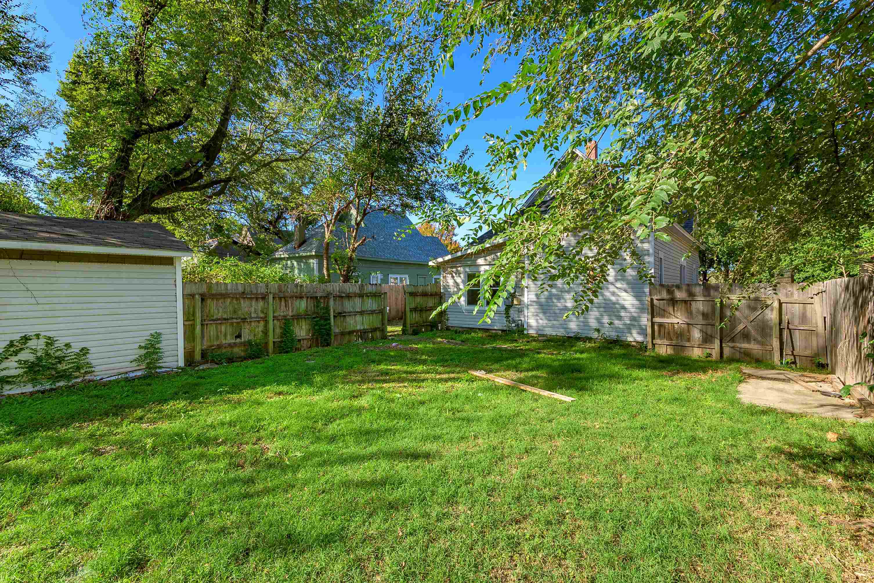 1420 S Emporia Ave Property Photo 12