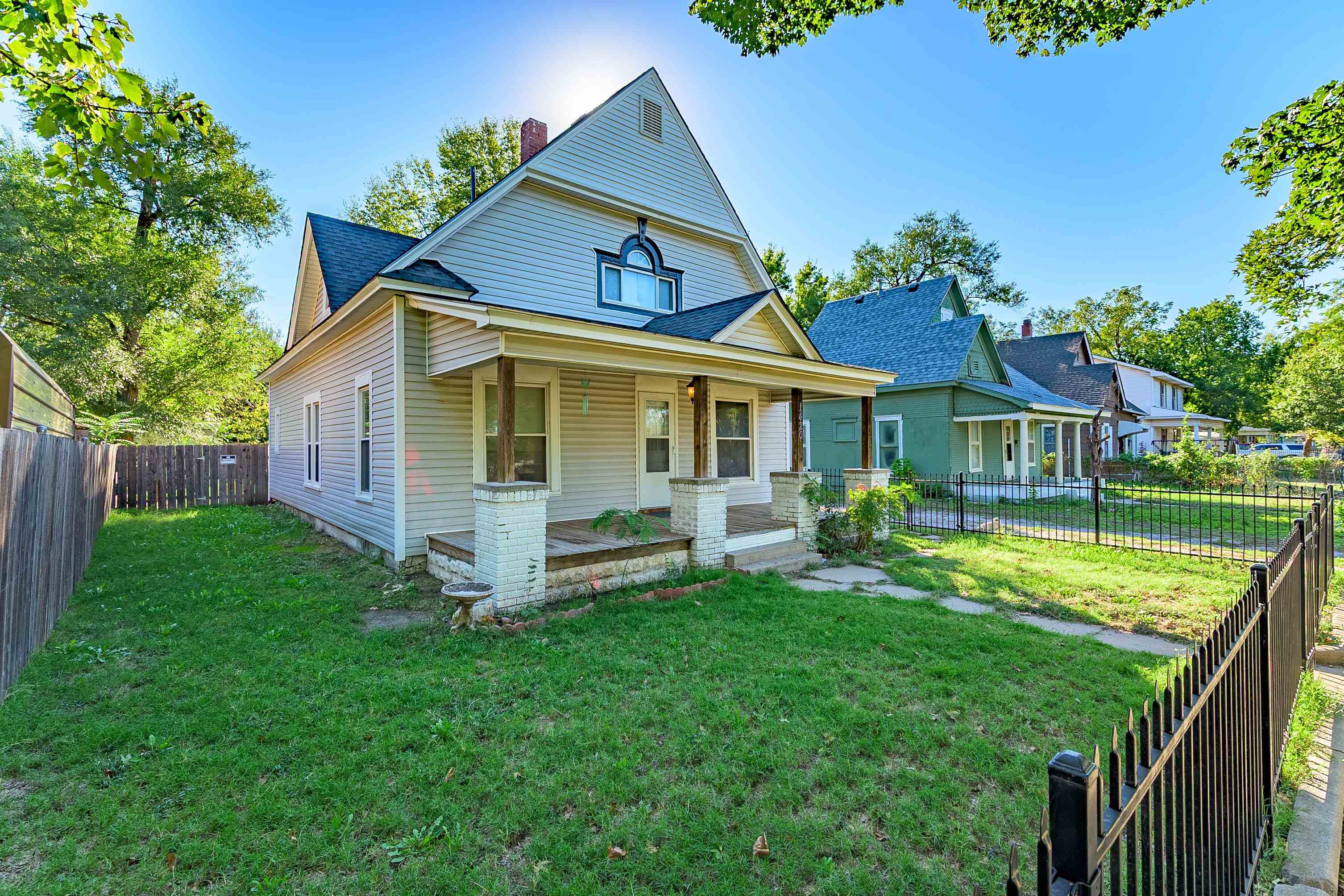 1420 S Emporia Ave Property Photo 15