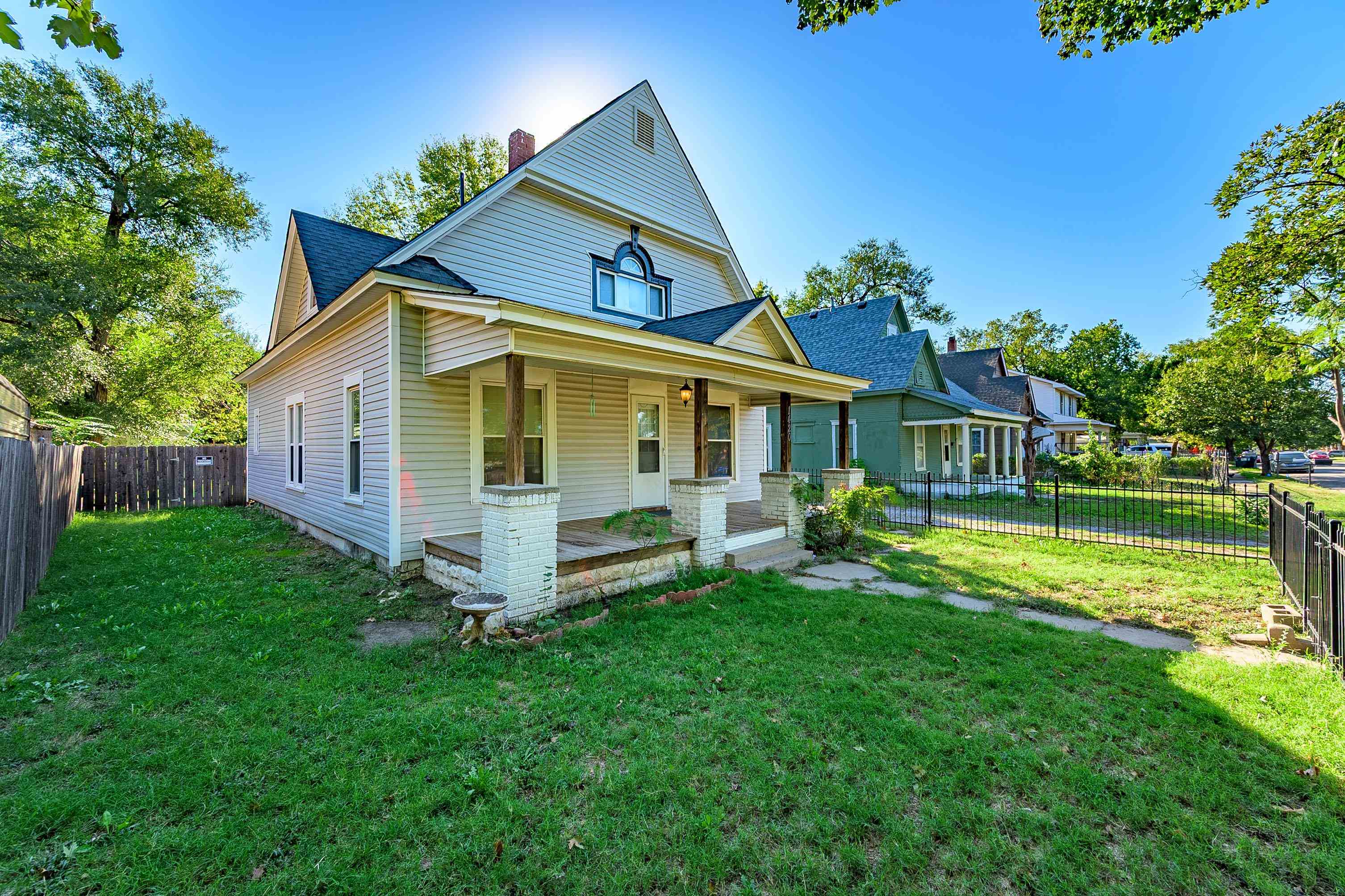 1420 S Emporia Ave Property Photo 17