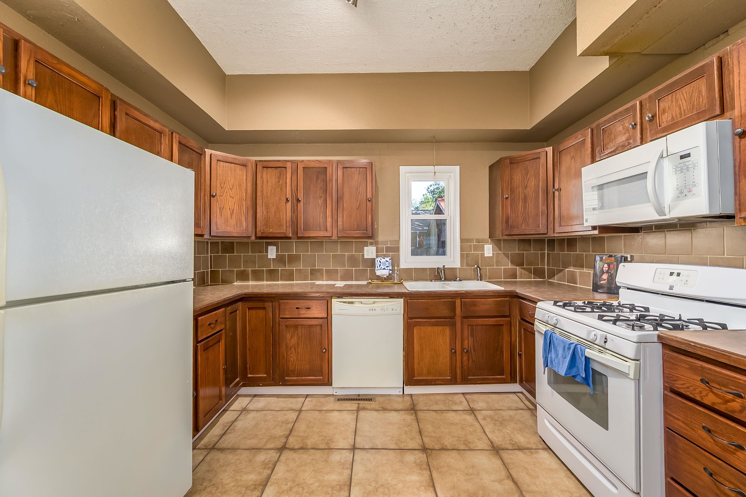 1420 S Emporia Ave Property Photo 29