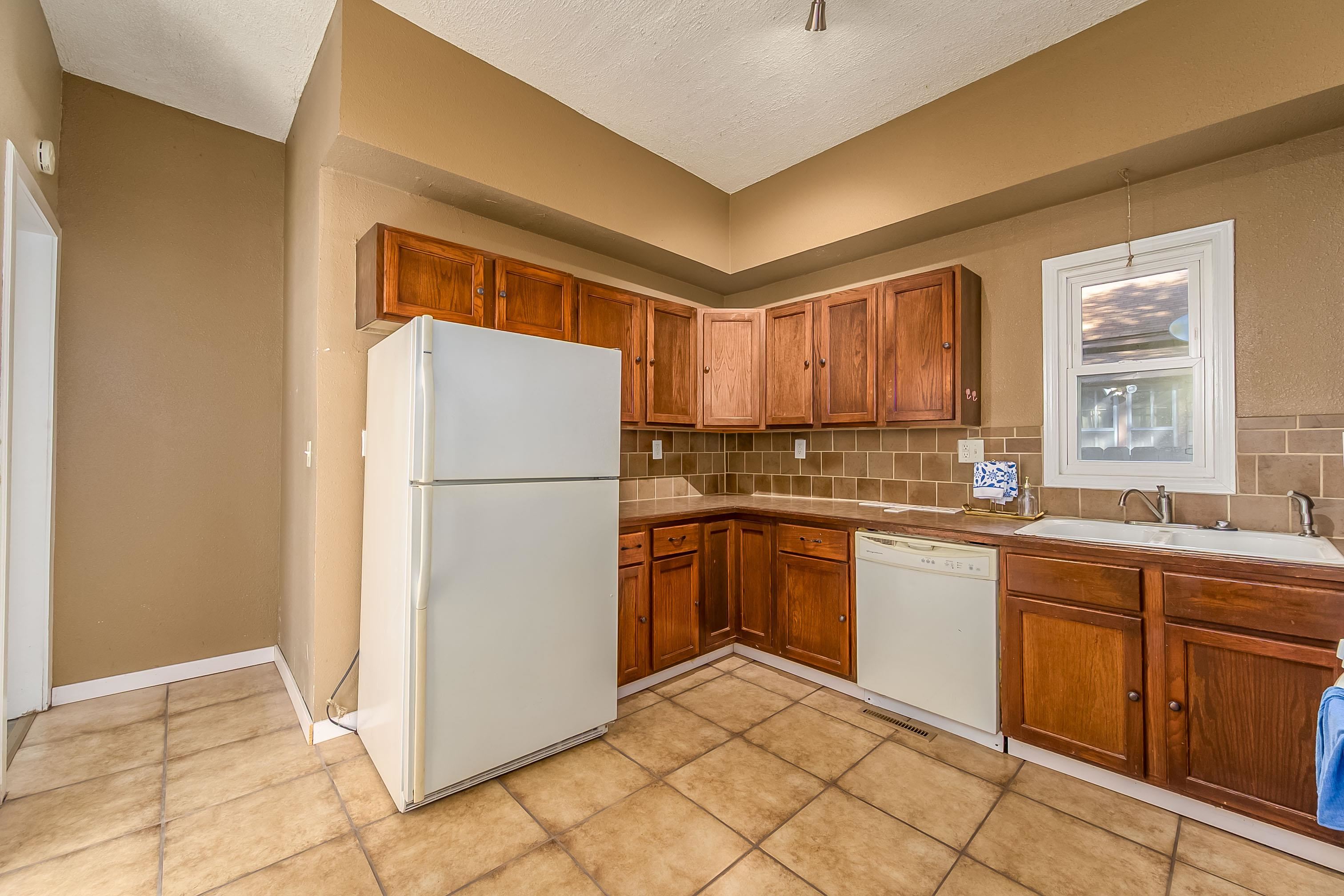 1420 S Emporia Ave Property Photo 30