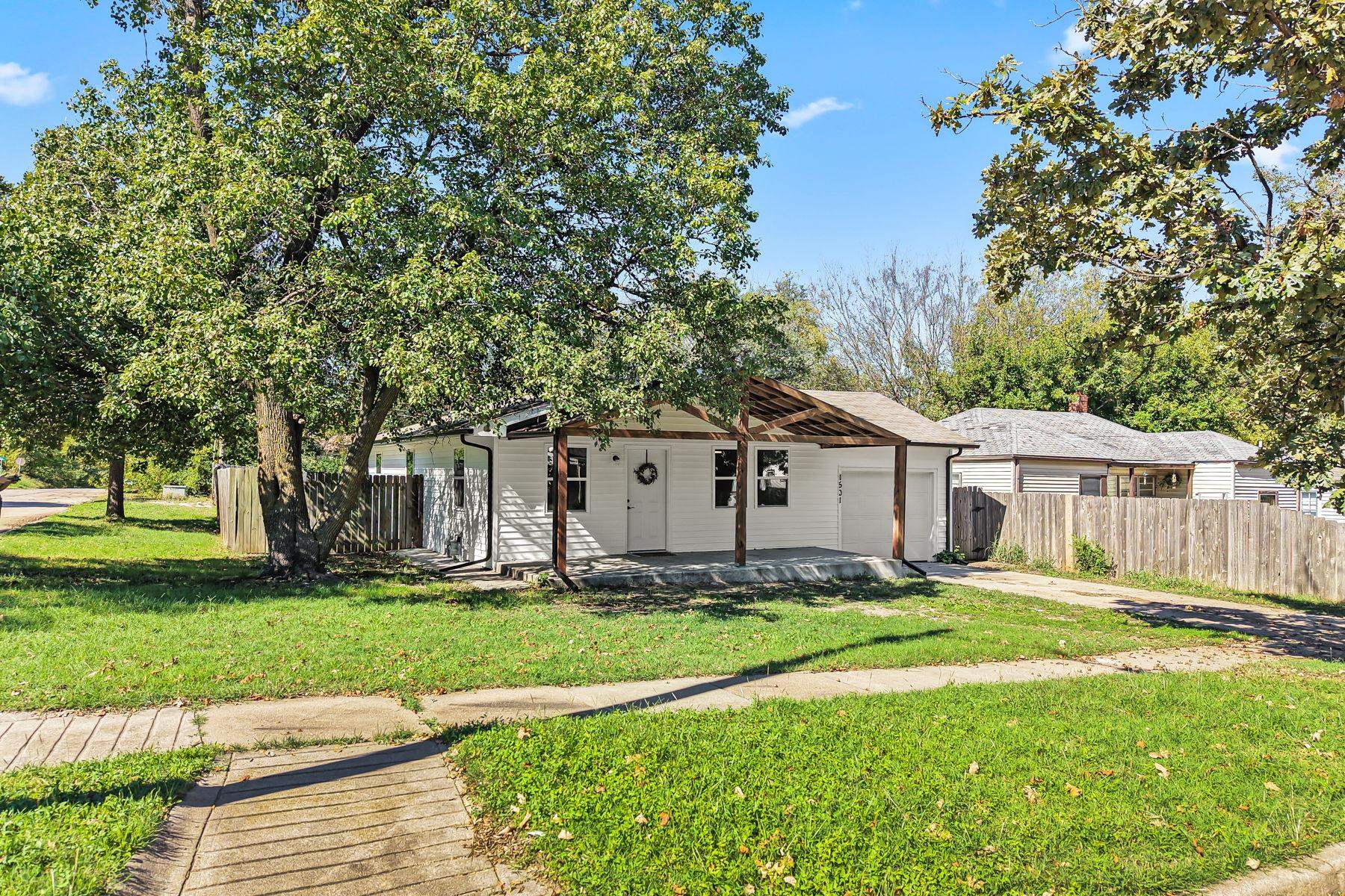 1501 N Erie Property Photo 3
