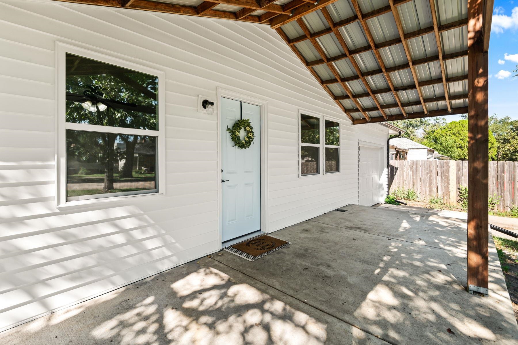 1501 N Erie Property Photo 9