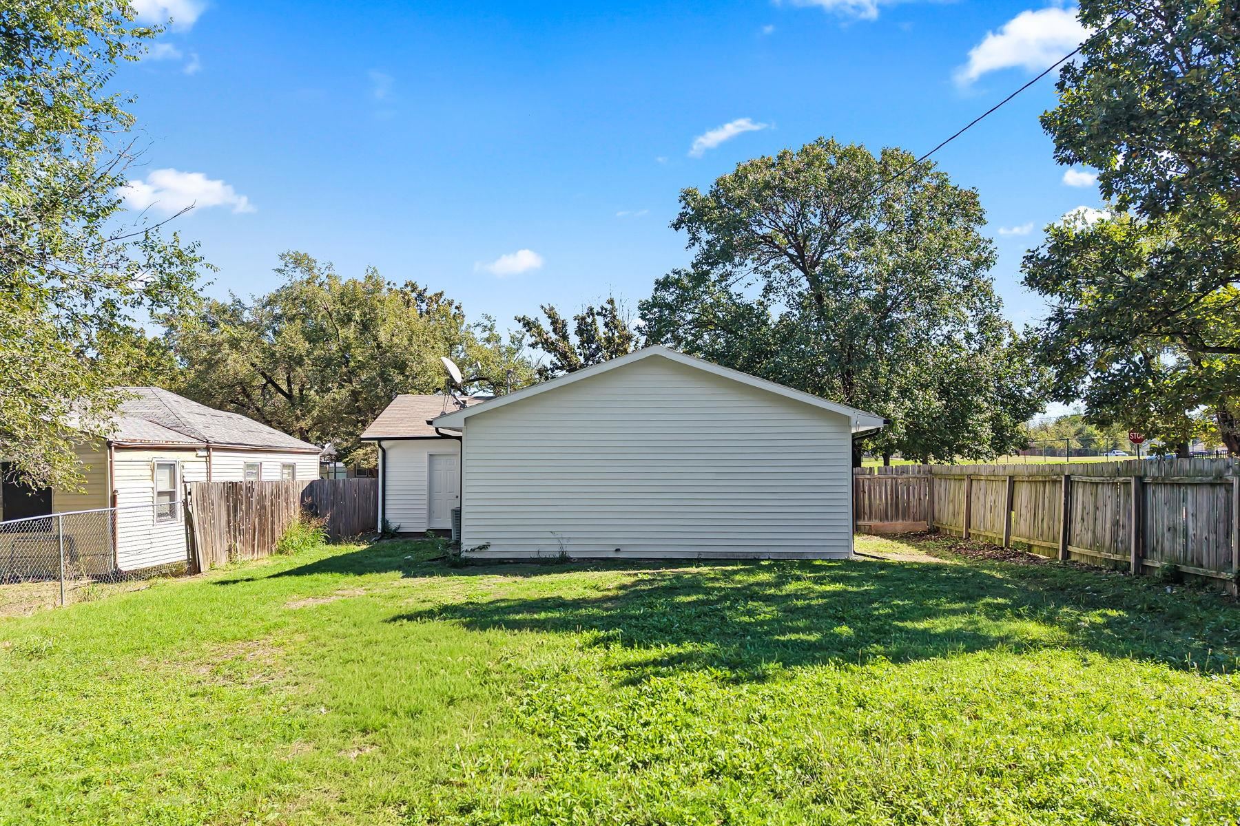 1501 N Erie Property Photo 28