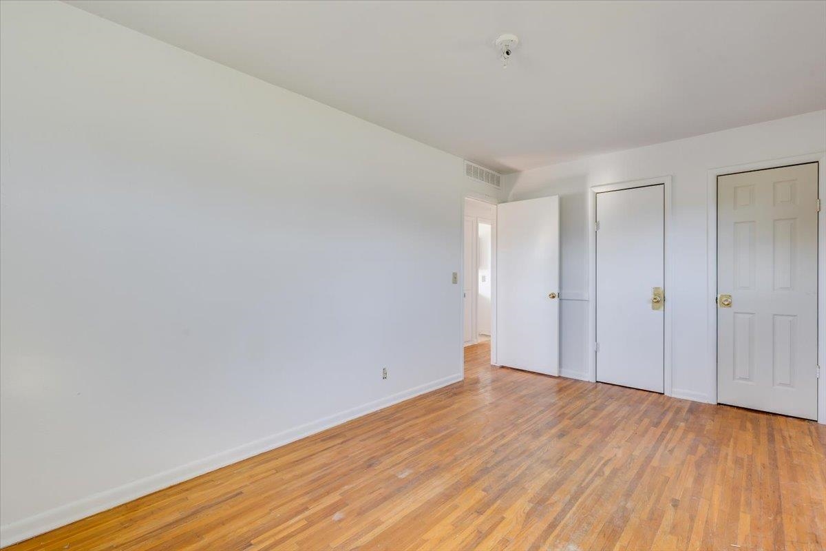2236 E 53rd St. Property Photo 7