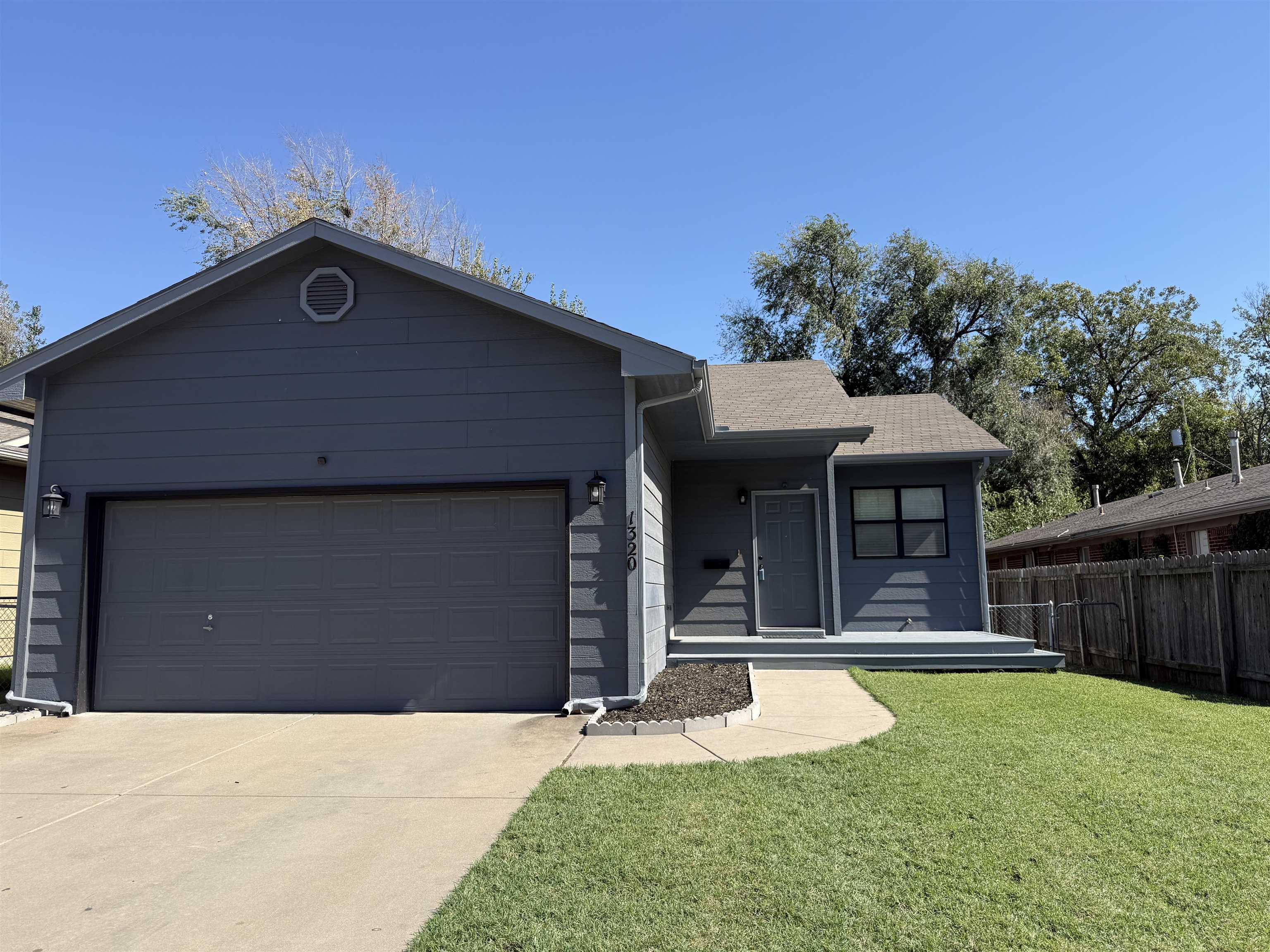 1320 N Piatt Ave Property Photo 1