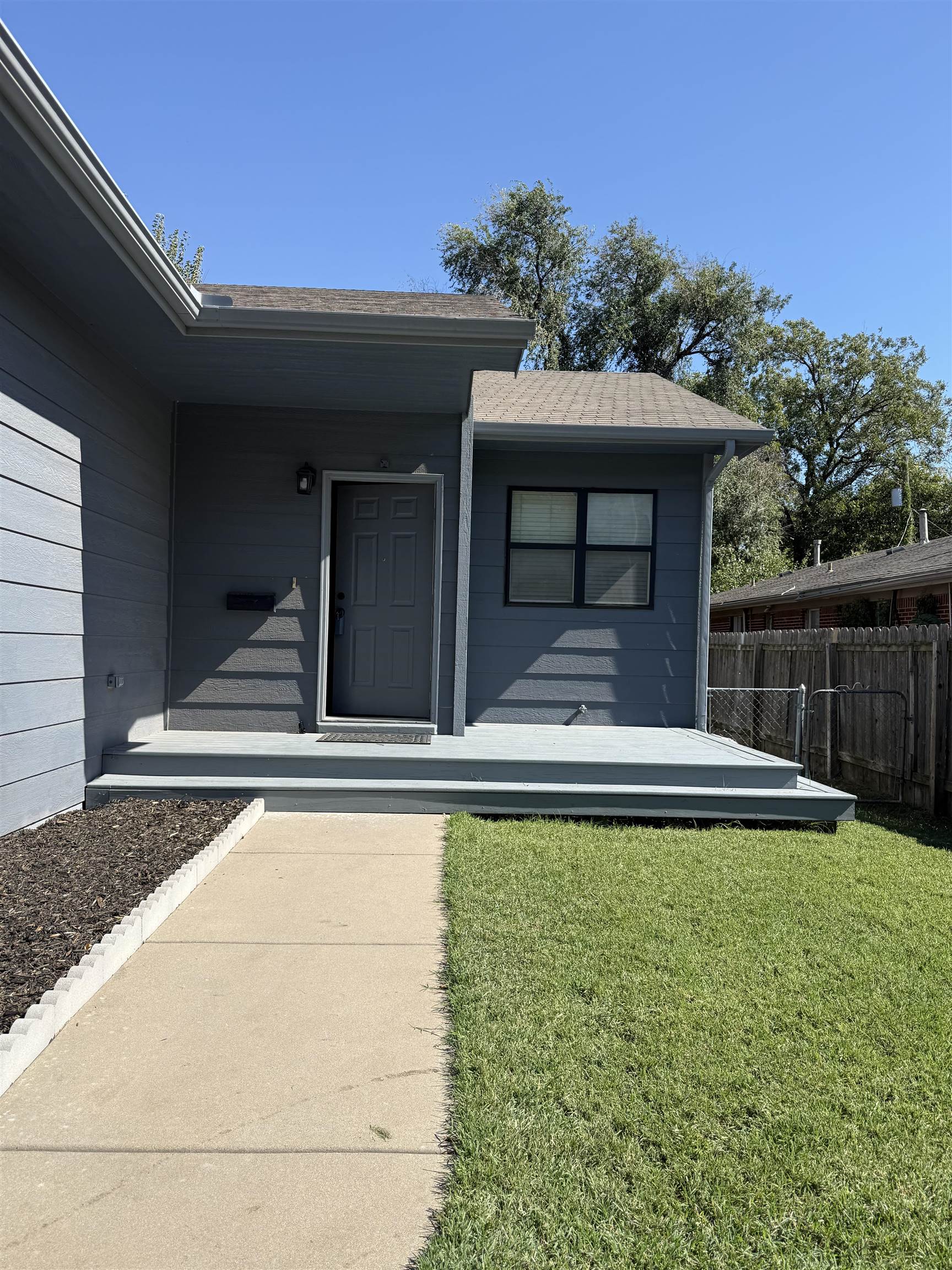1320 N Piatt Ave Property Photo 3
