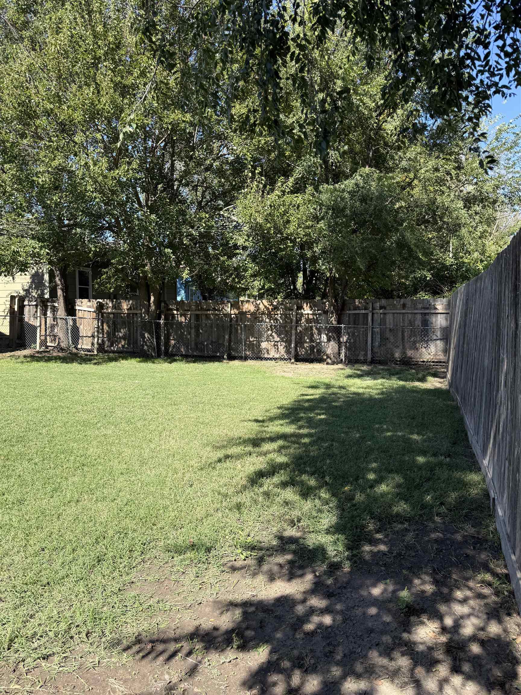 1320 N Piatt Ave Property Photo 6