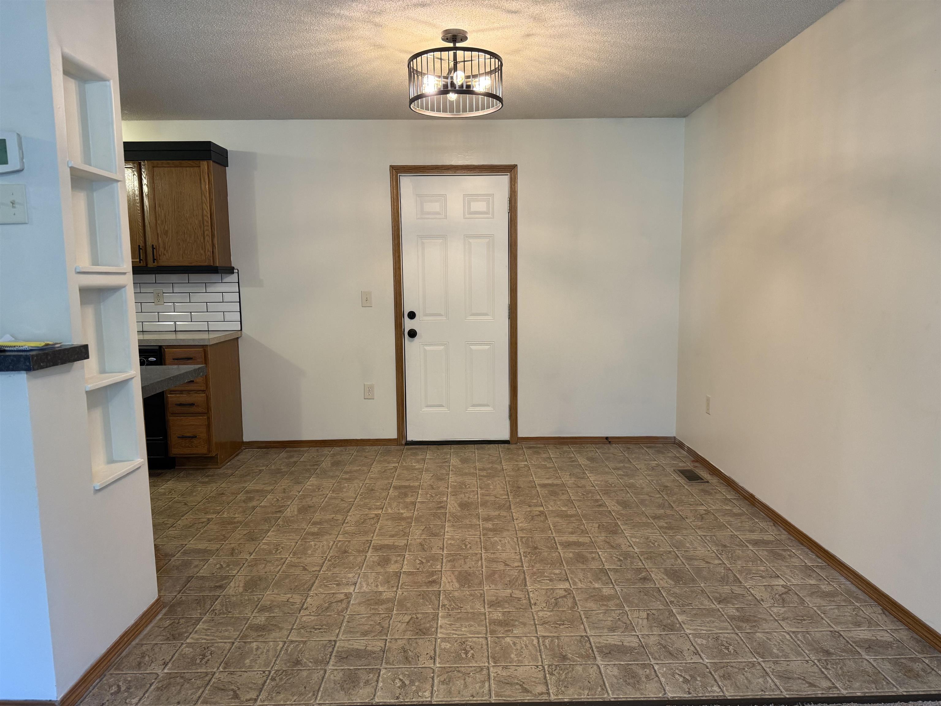 1320 N Piatt Ave Property Photo 9