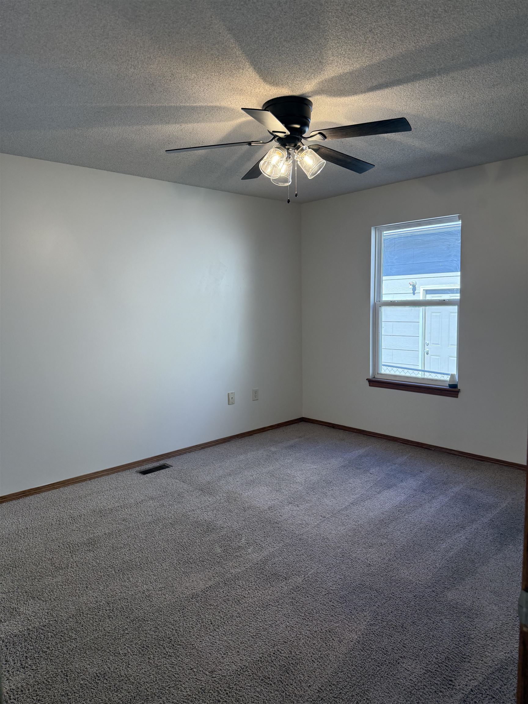 1320 N Piatt Ave Property Photo 17