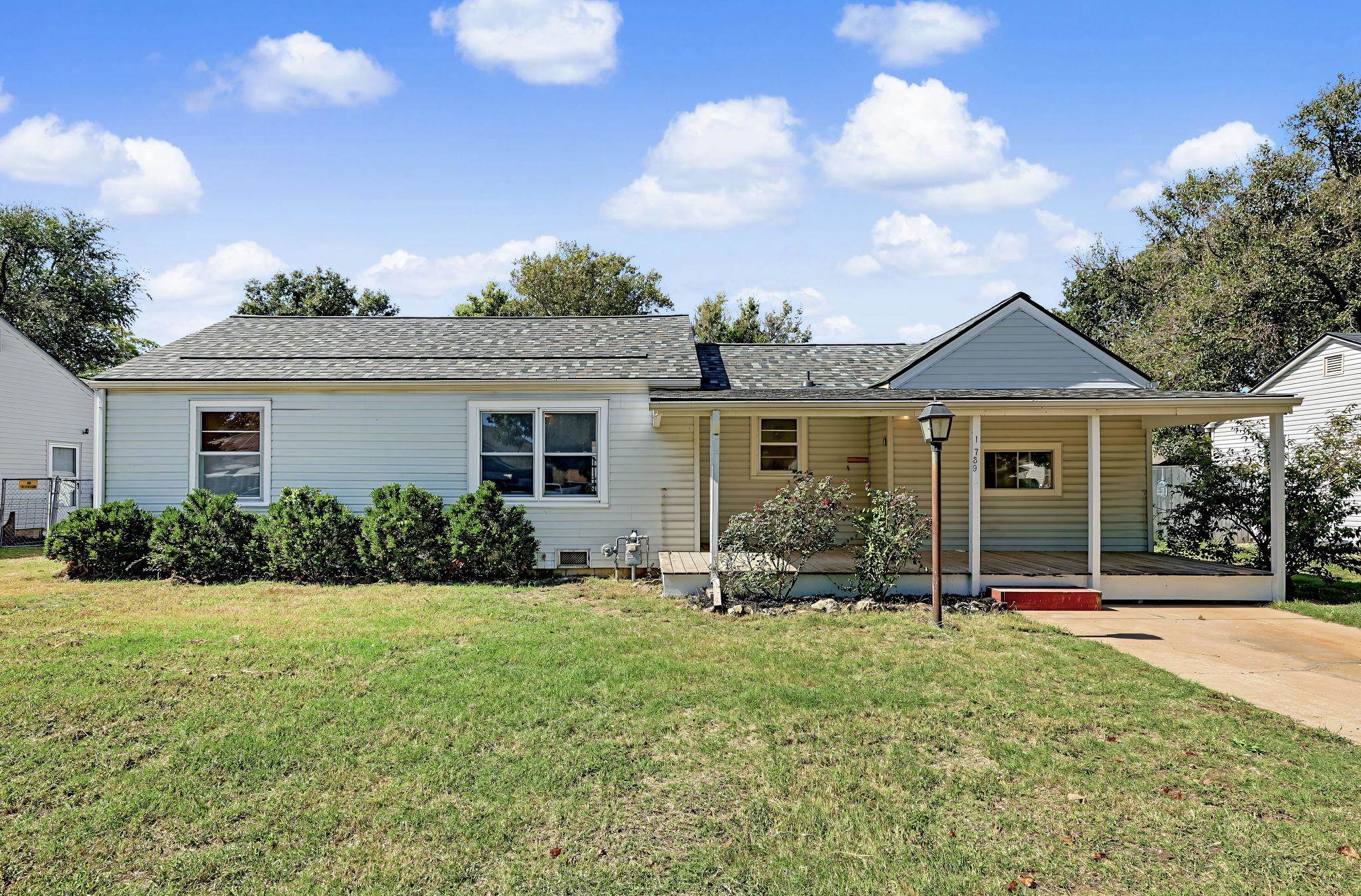 1739 S Spruce Property Photo 1