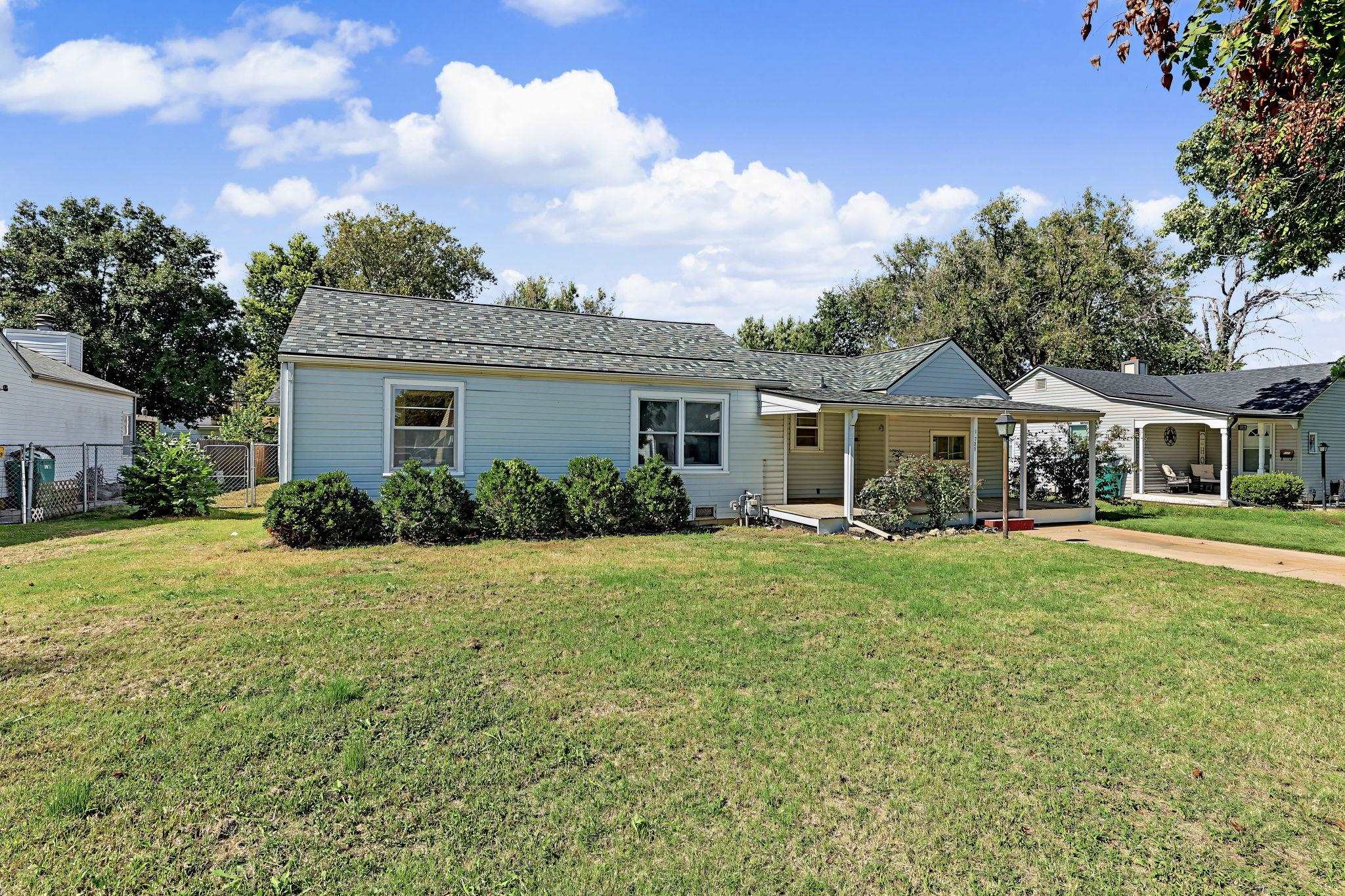 1739 S Spruce Property Photo 3