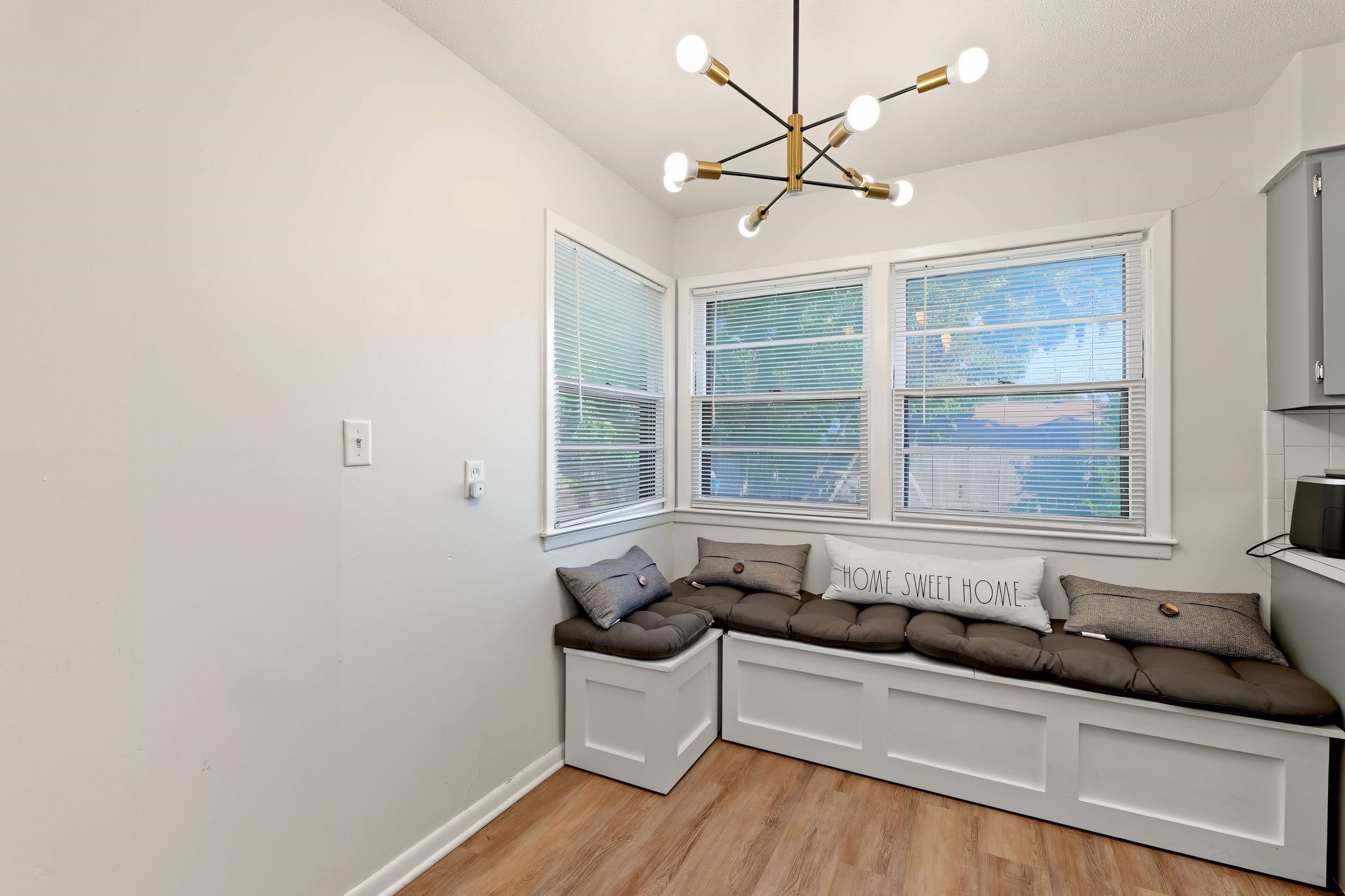 2443 N Marigold Property Photo 16
