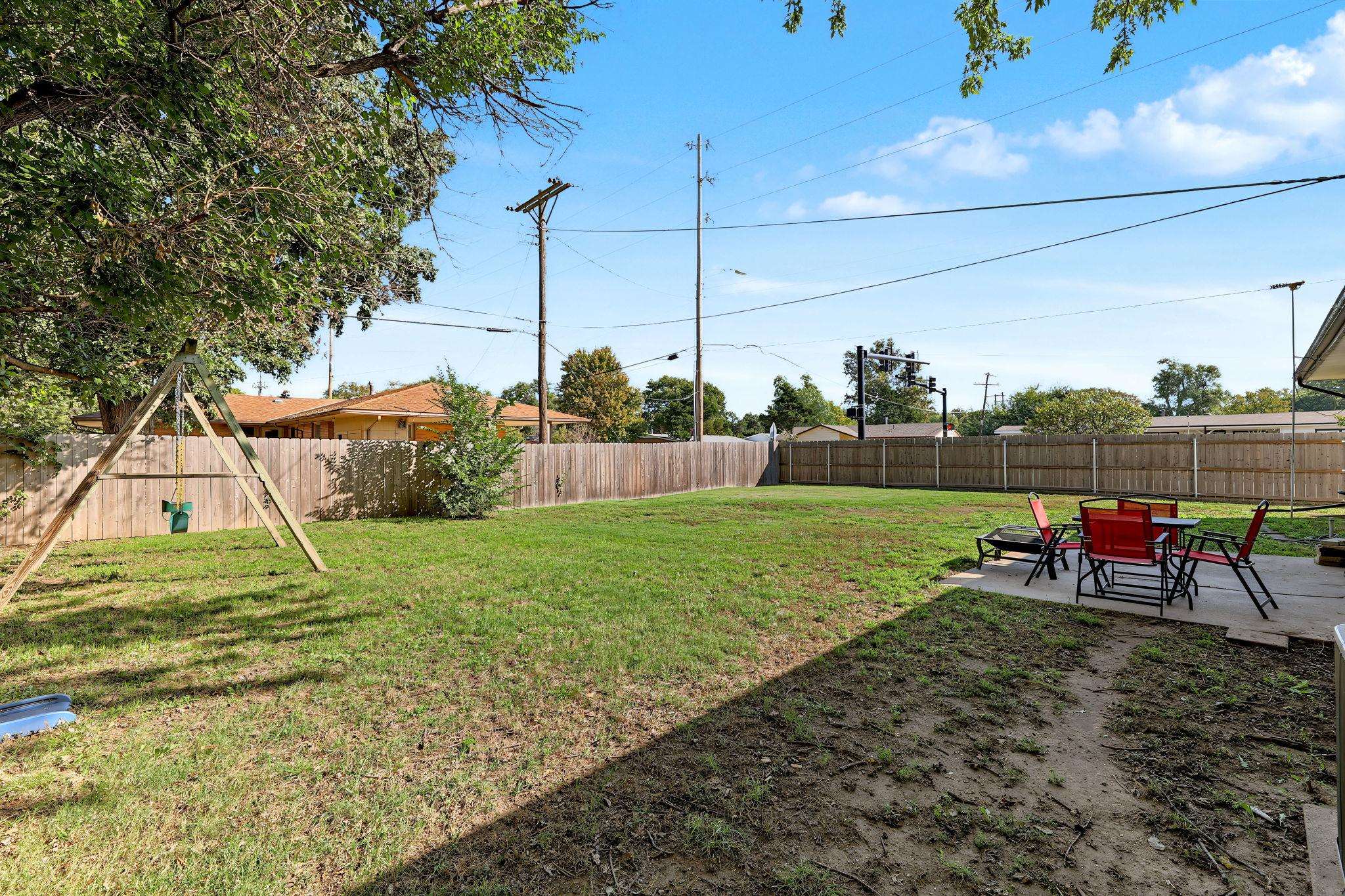 2443 N Marigold Property Photo 31
