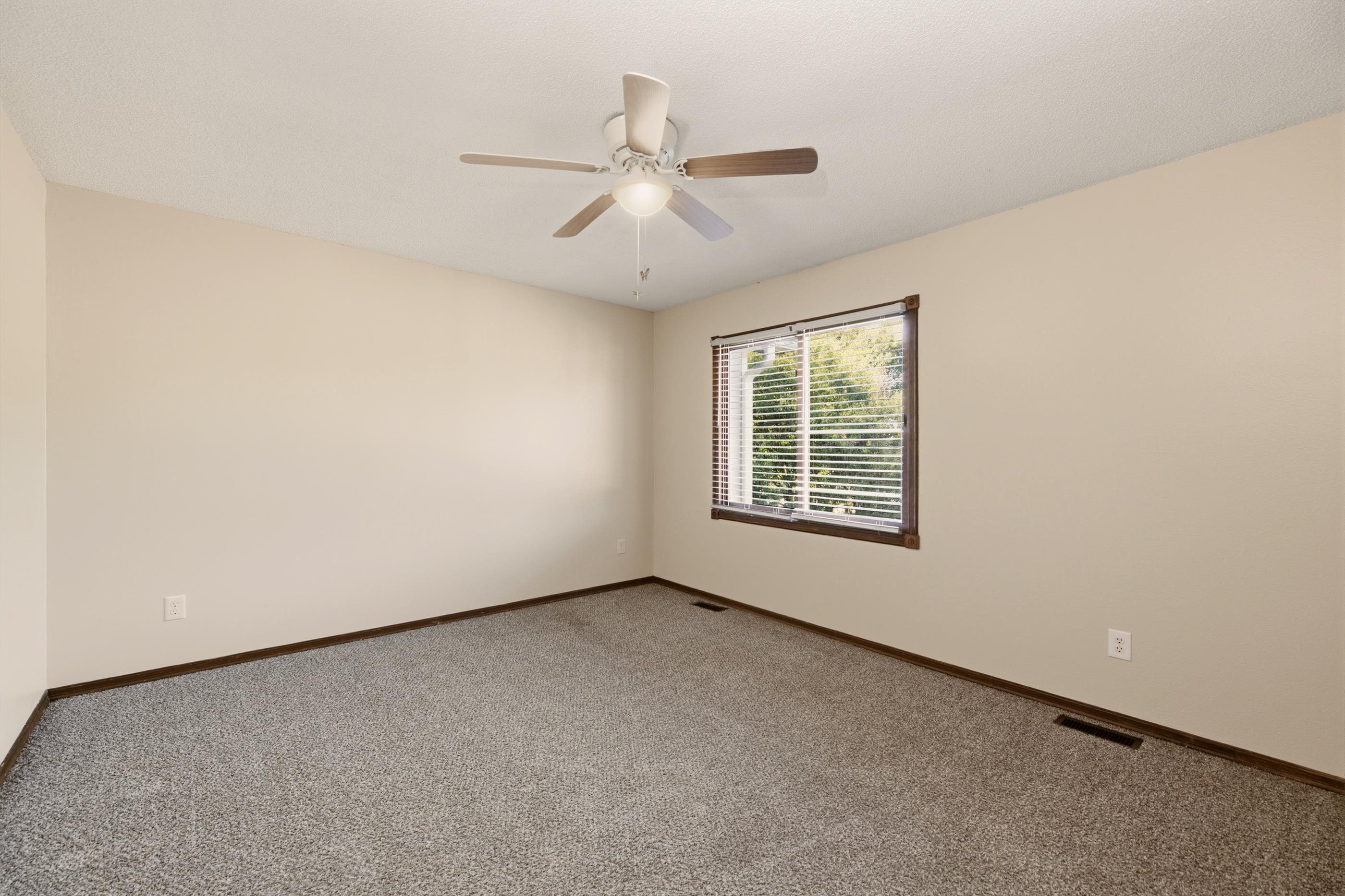 1714 E Evergreen Ct Property Photo 14