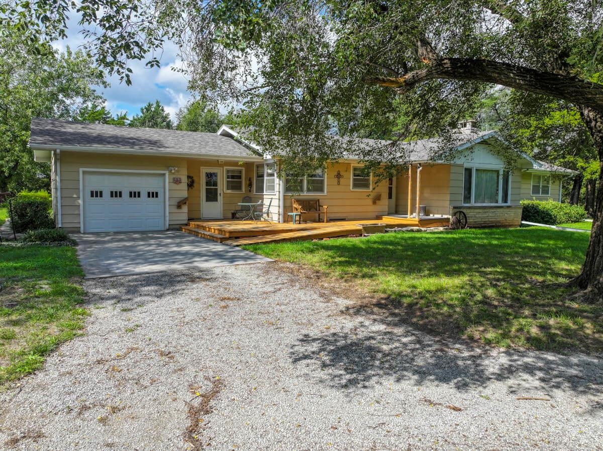 1425 110th Property Photo 4