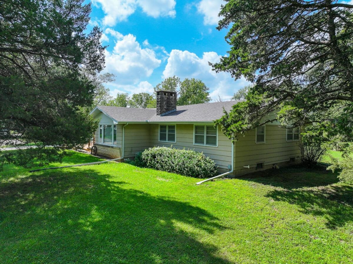 1425 110th Property Photo 5