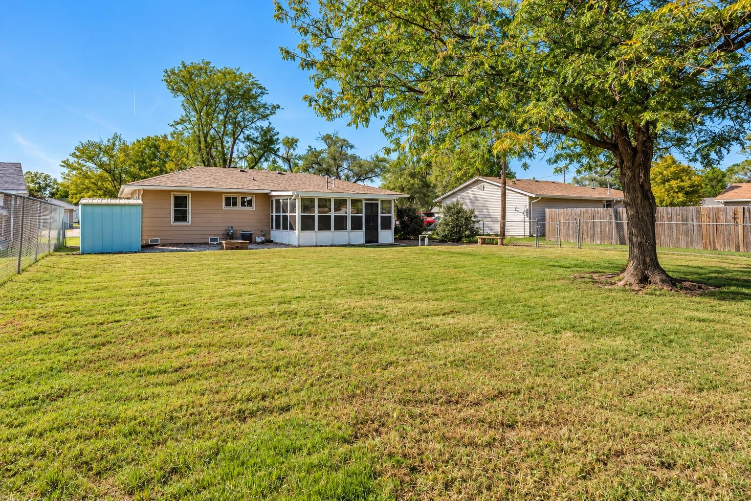 1501 Beach St Property Photo 19
