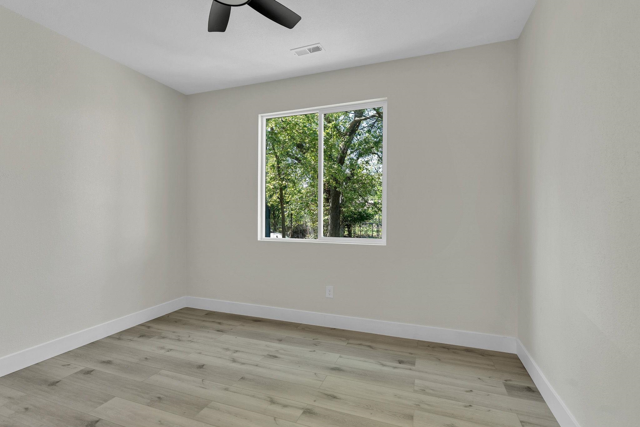 2331 N Jackson Property Photo 15