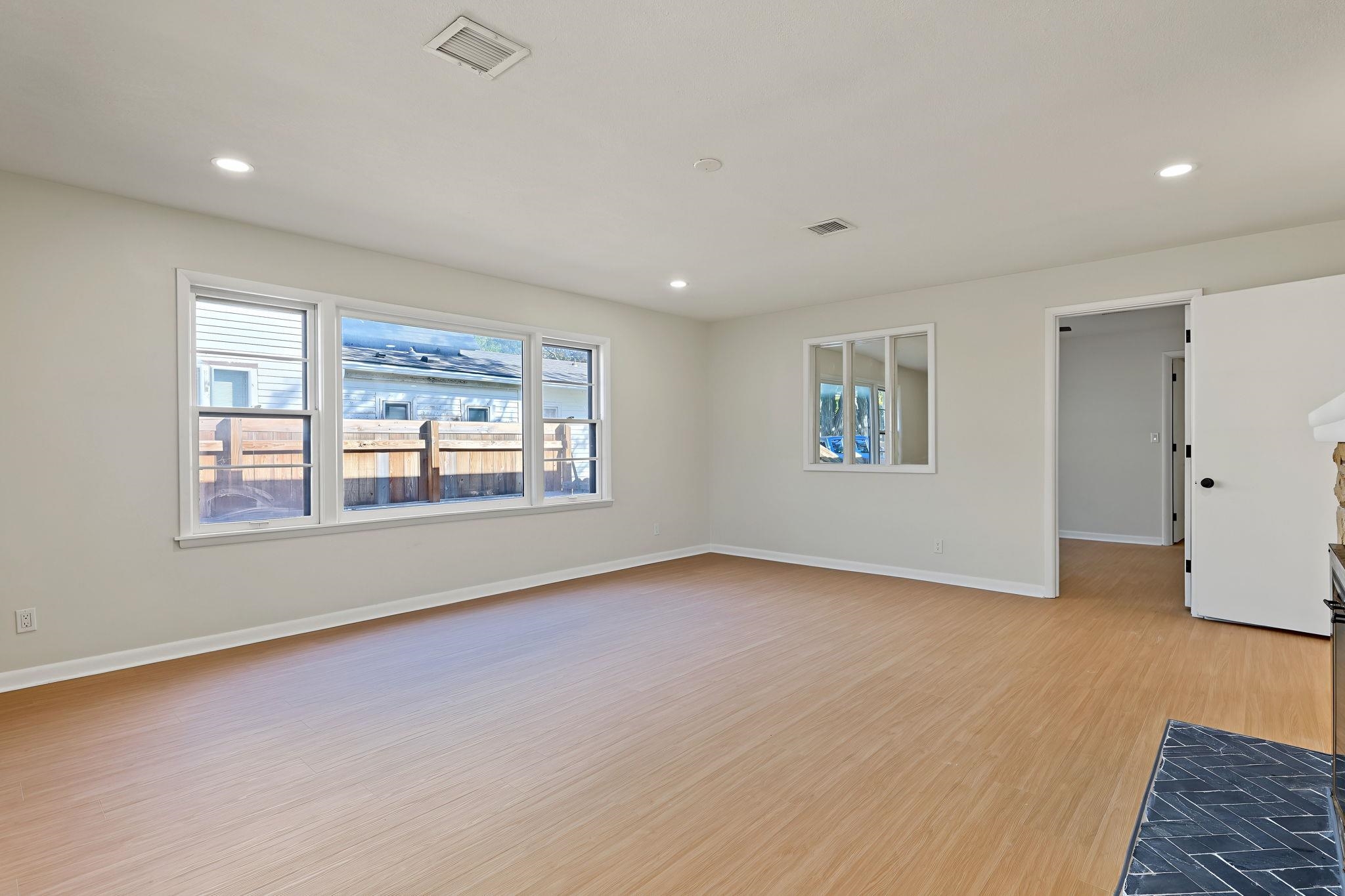 226 S Fern Property Photo 8