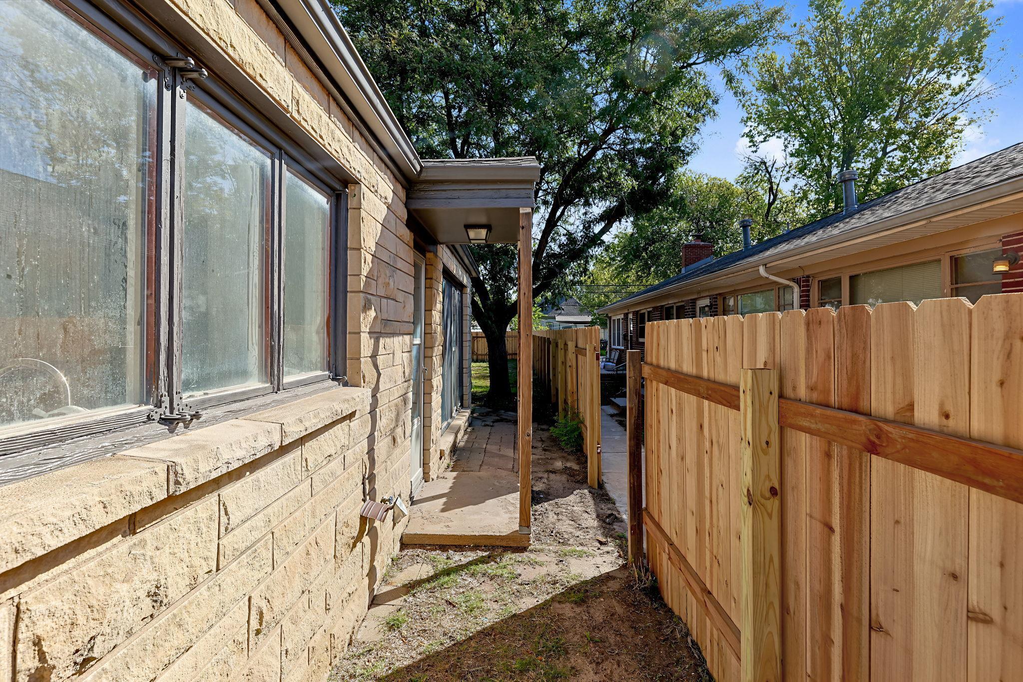 226 S Fern Property Photo 21