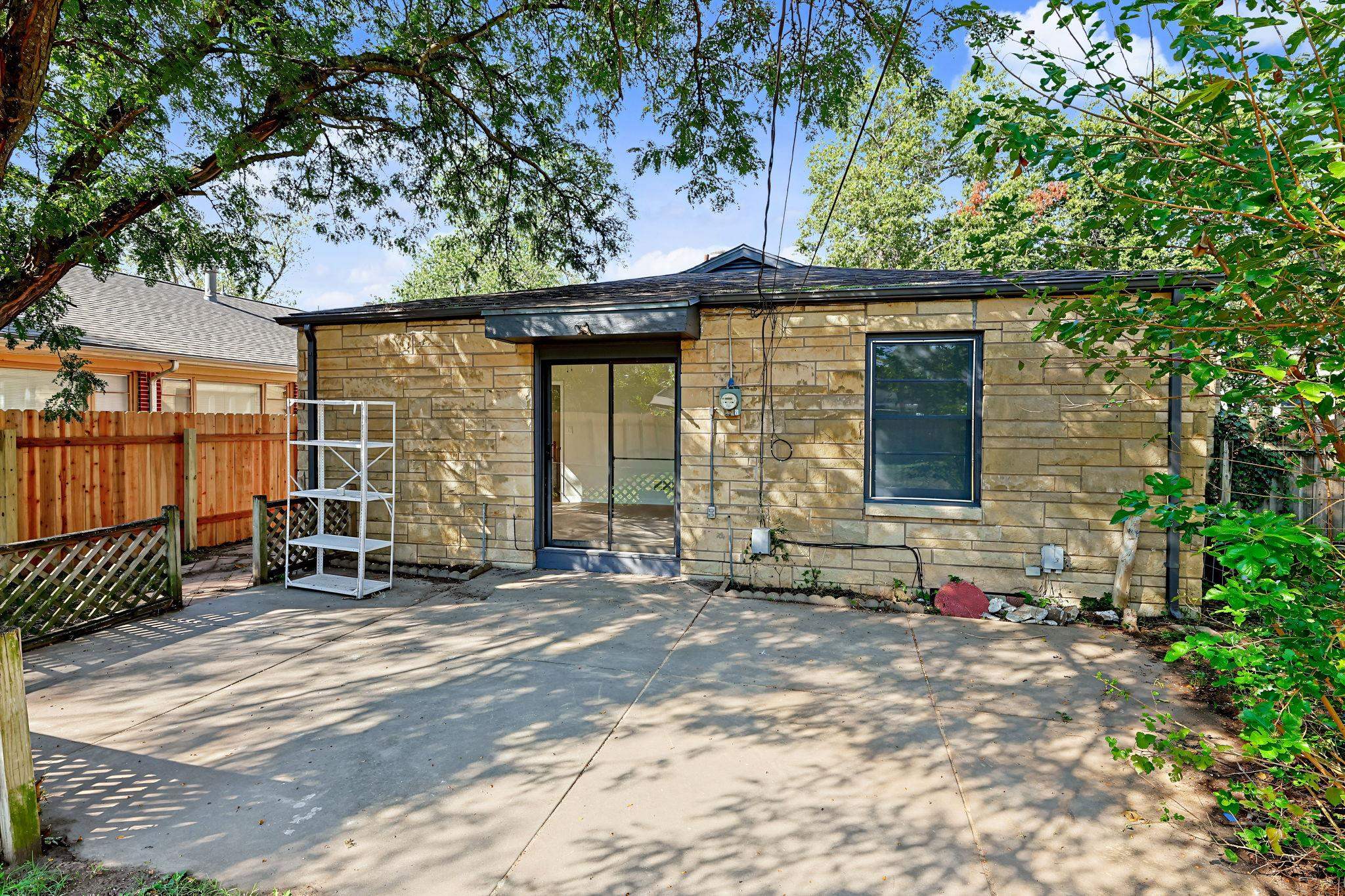 226 S Fern Property Photo 23