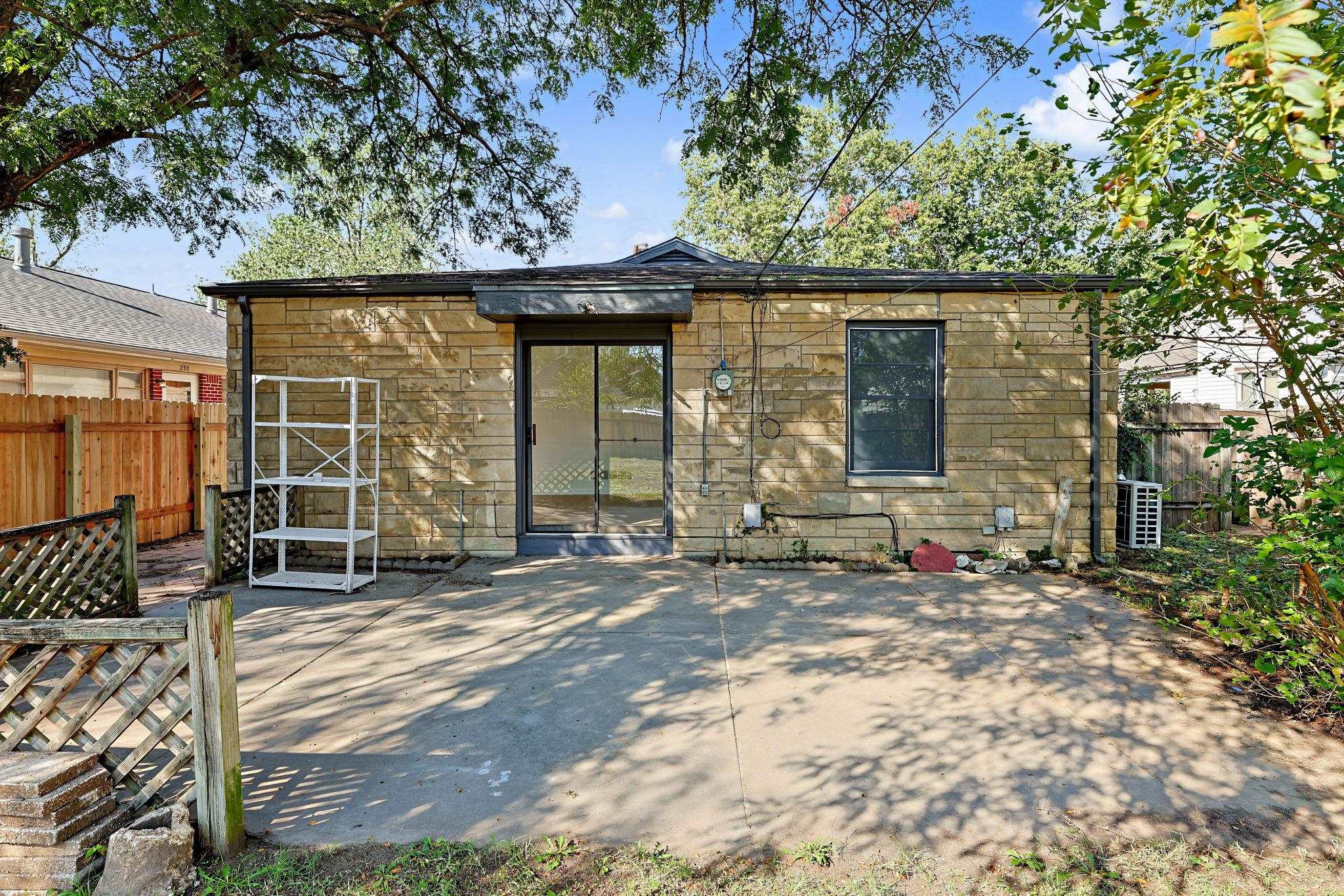 226 S Fern Property Photo 24