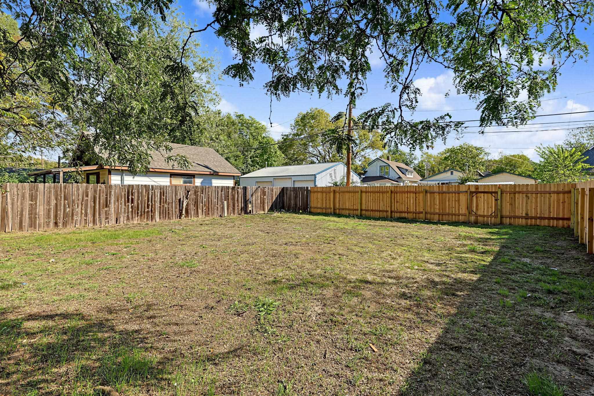 226 S Fern Property Photo 25