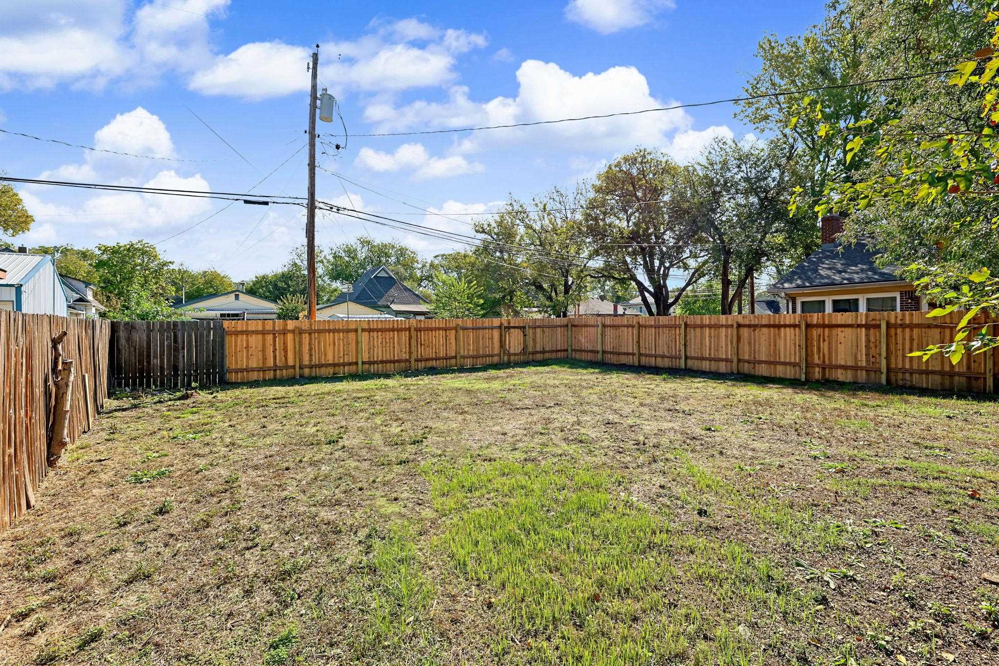 226 S Fern Property Photo 28