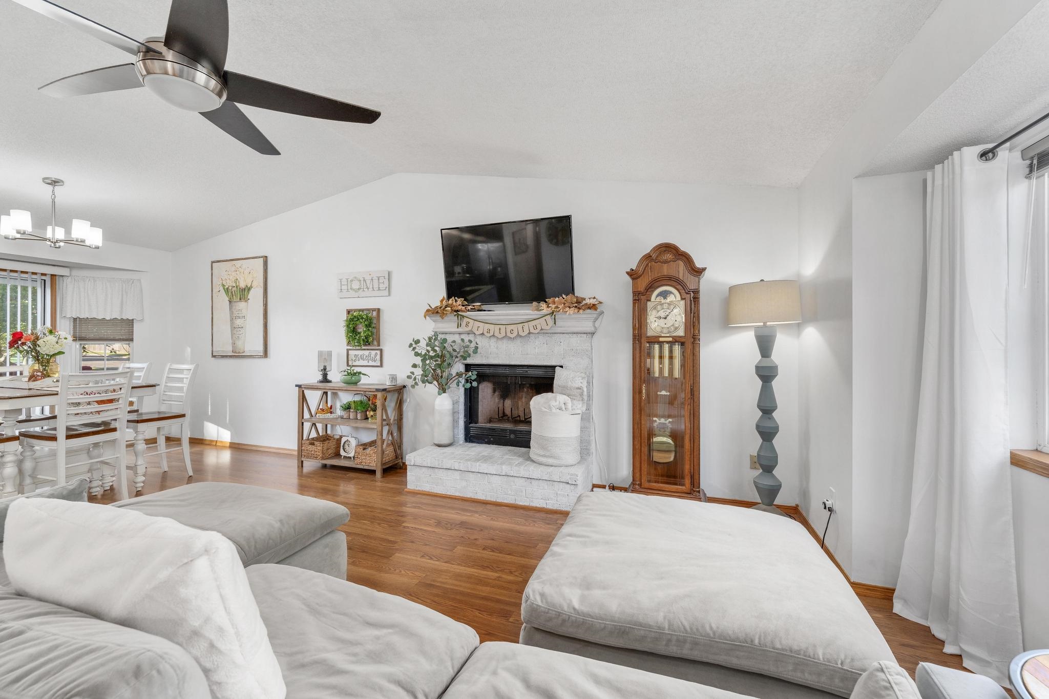 1206 N Manchester Ct Property Photo 5