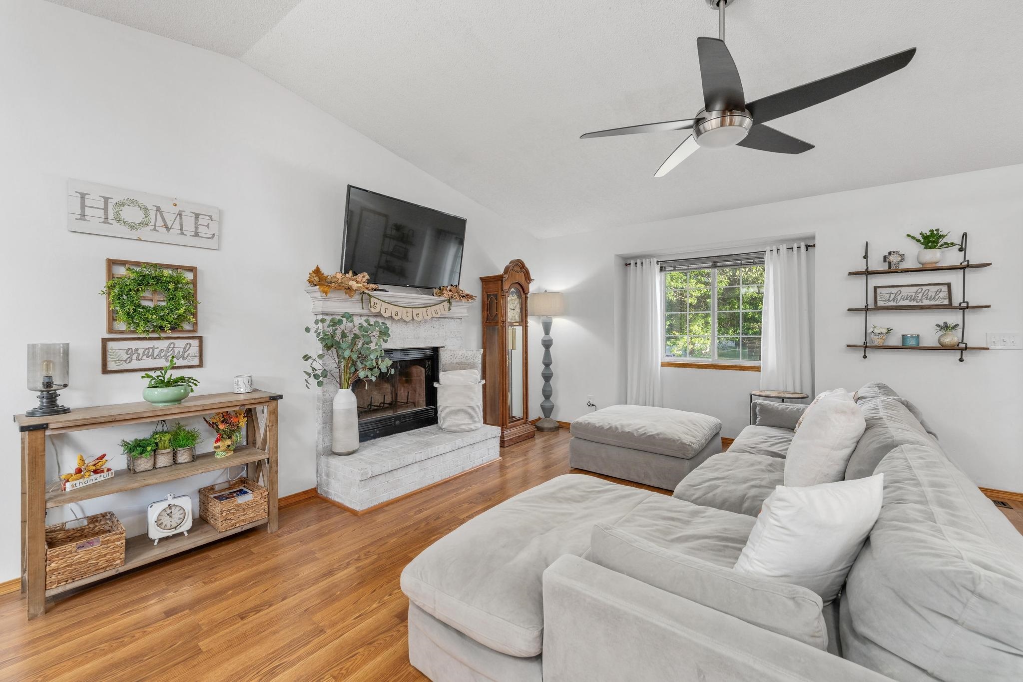 1206 N Manchester Ct Property Photo 6