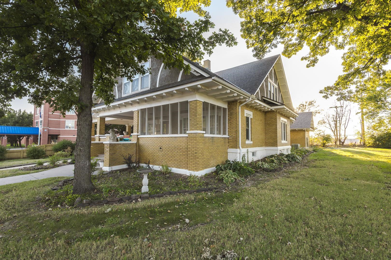 1003 N State St. Property Photo 2