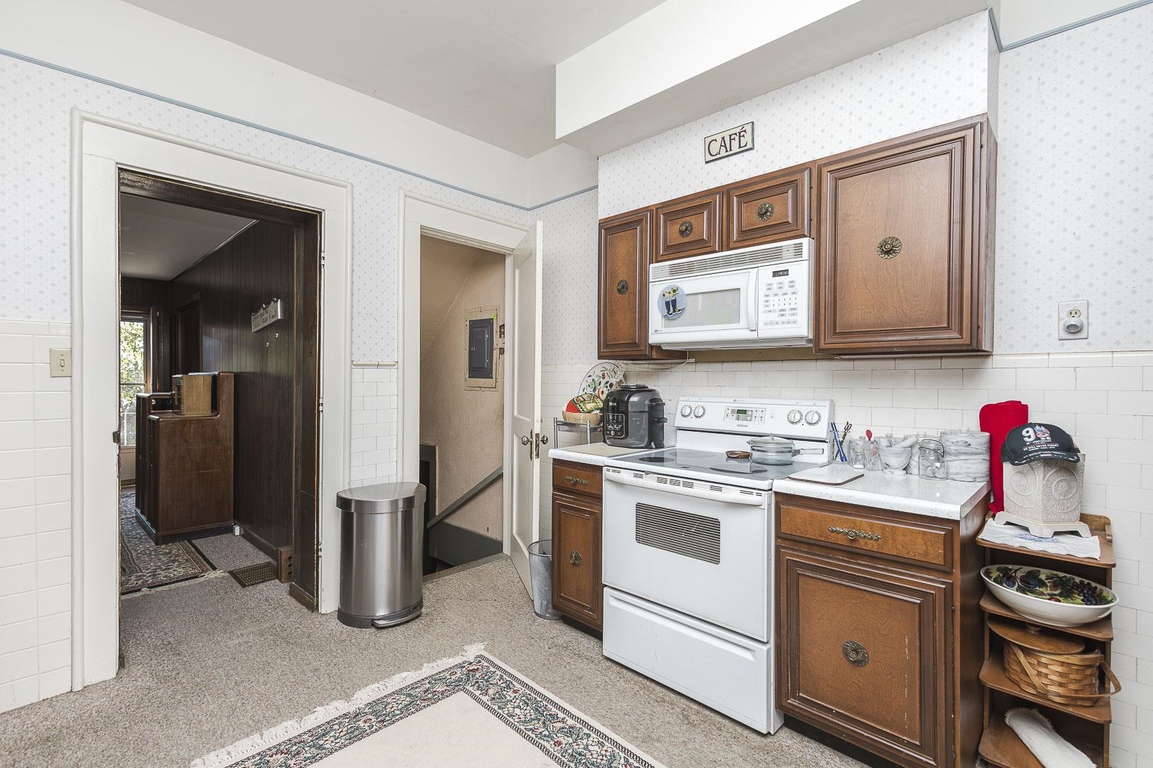 1003 N State St. Property Photo 11