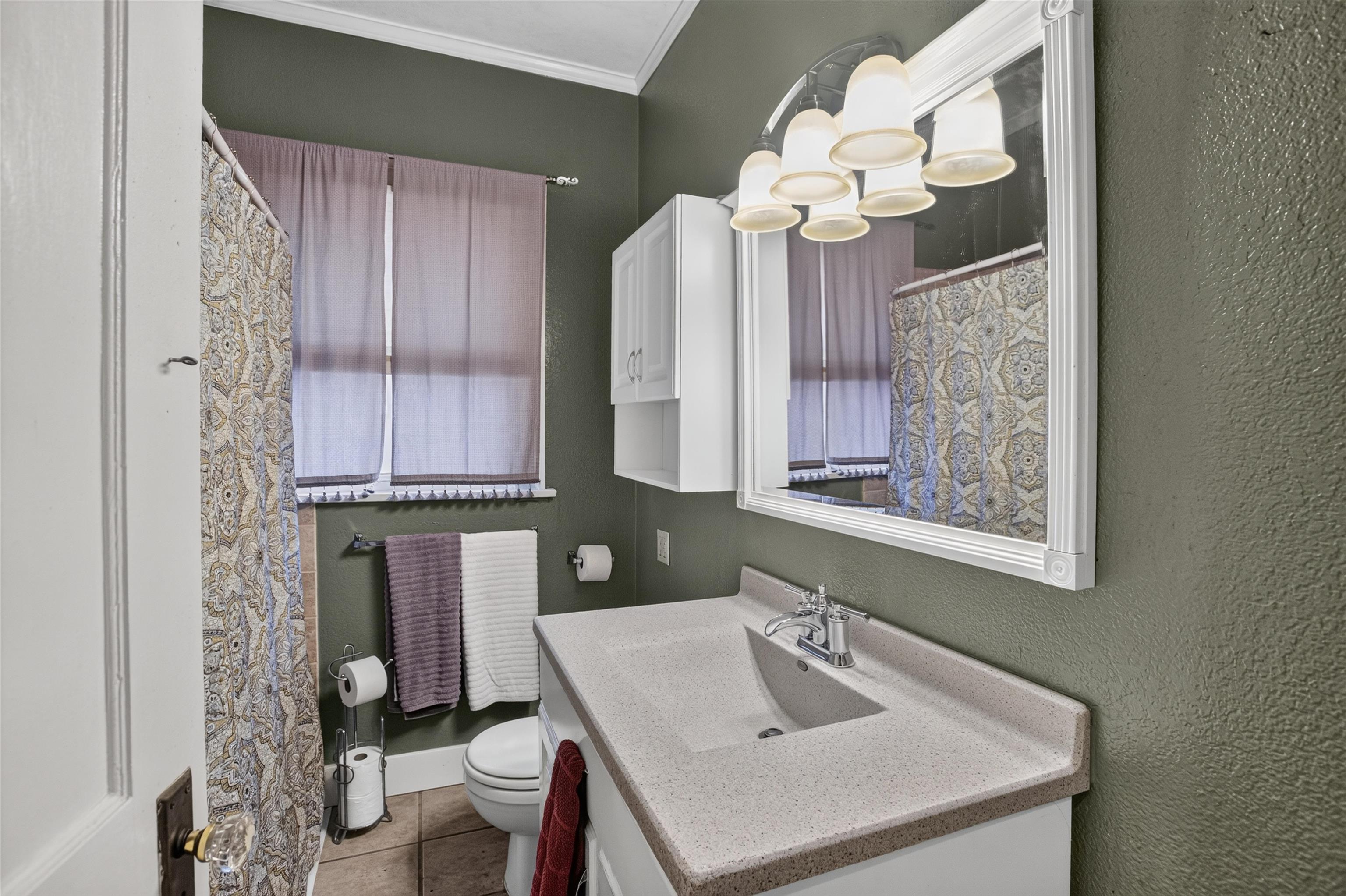 346 S Holyoke St Property Photo 30