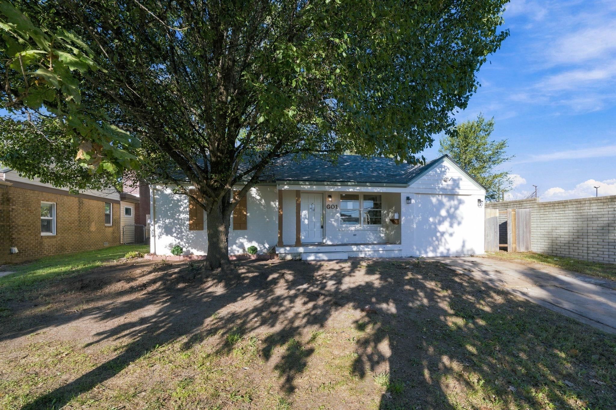 601 S Calhoun Property Photo 4