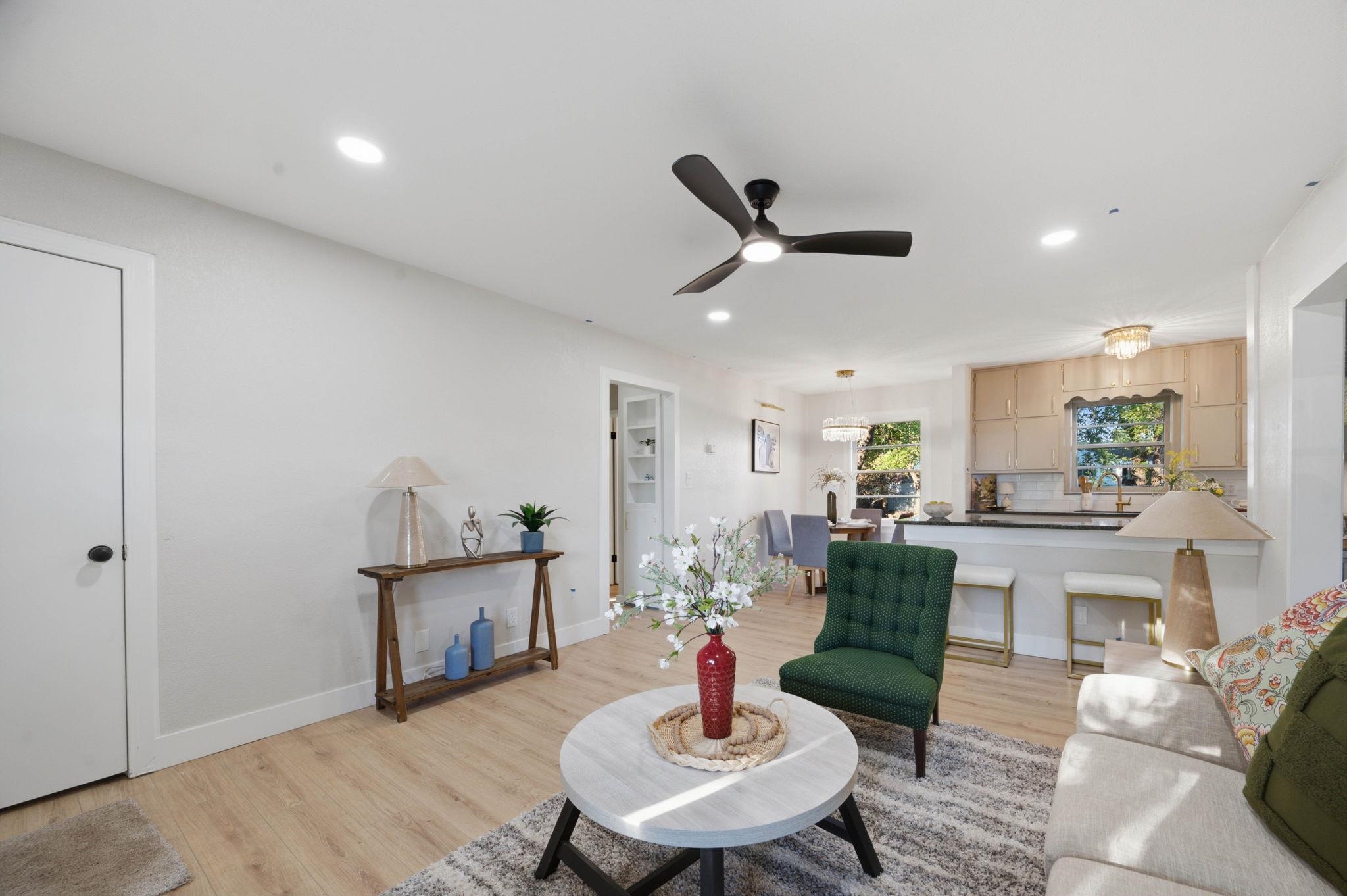 601 S Calhoun Property Photo 10