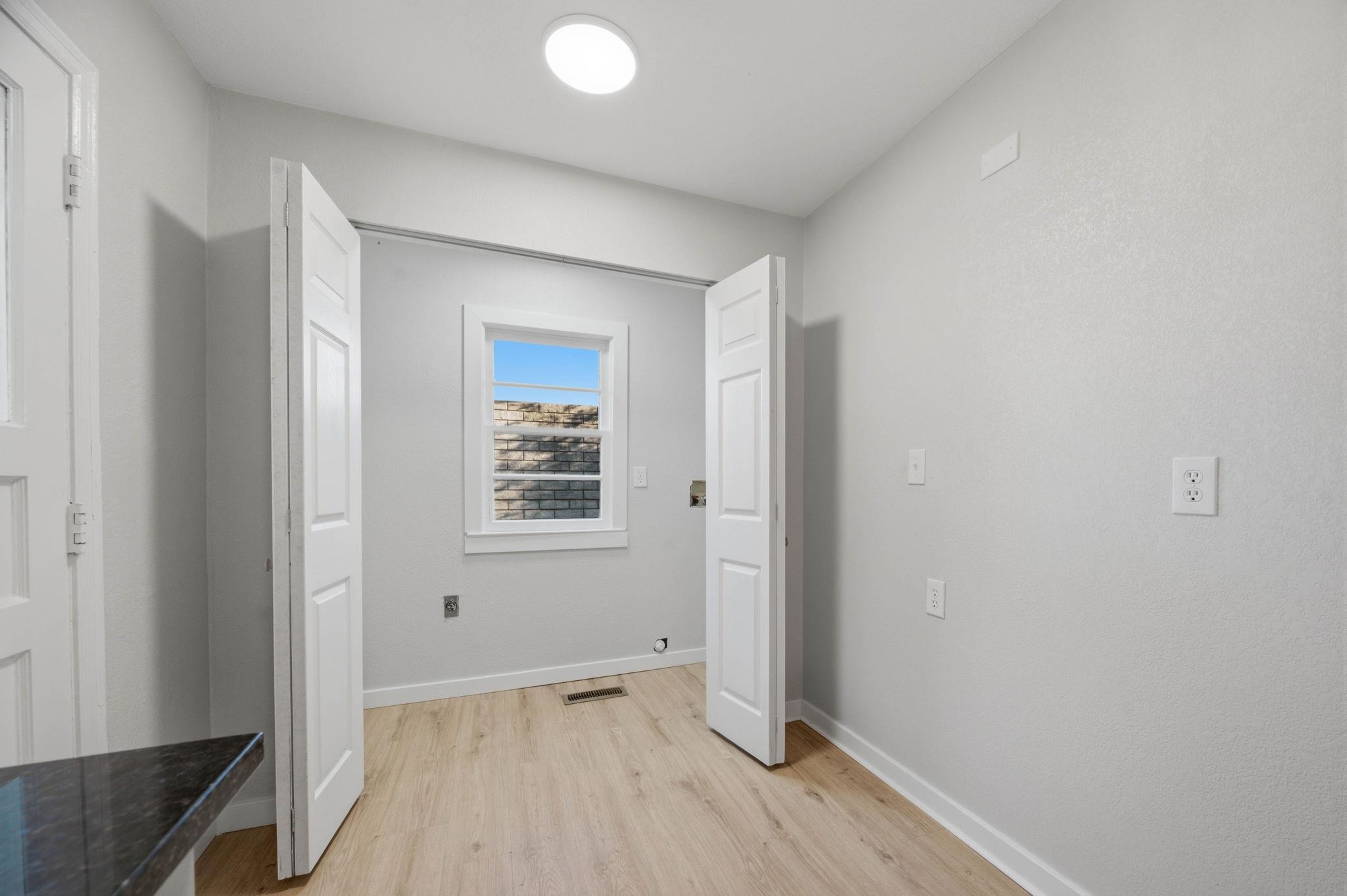 601 S Calhoun Property Photo 22