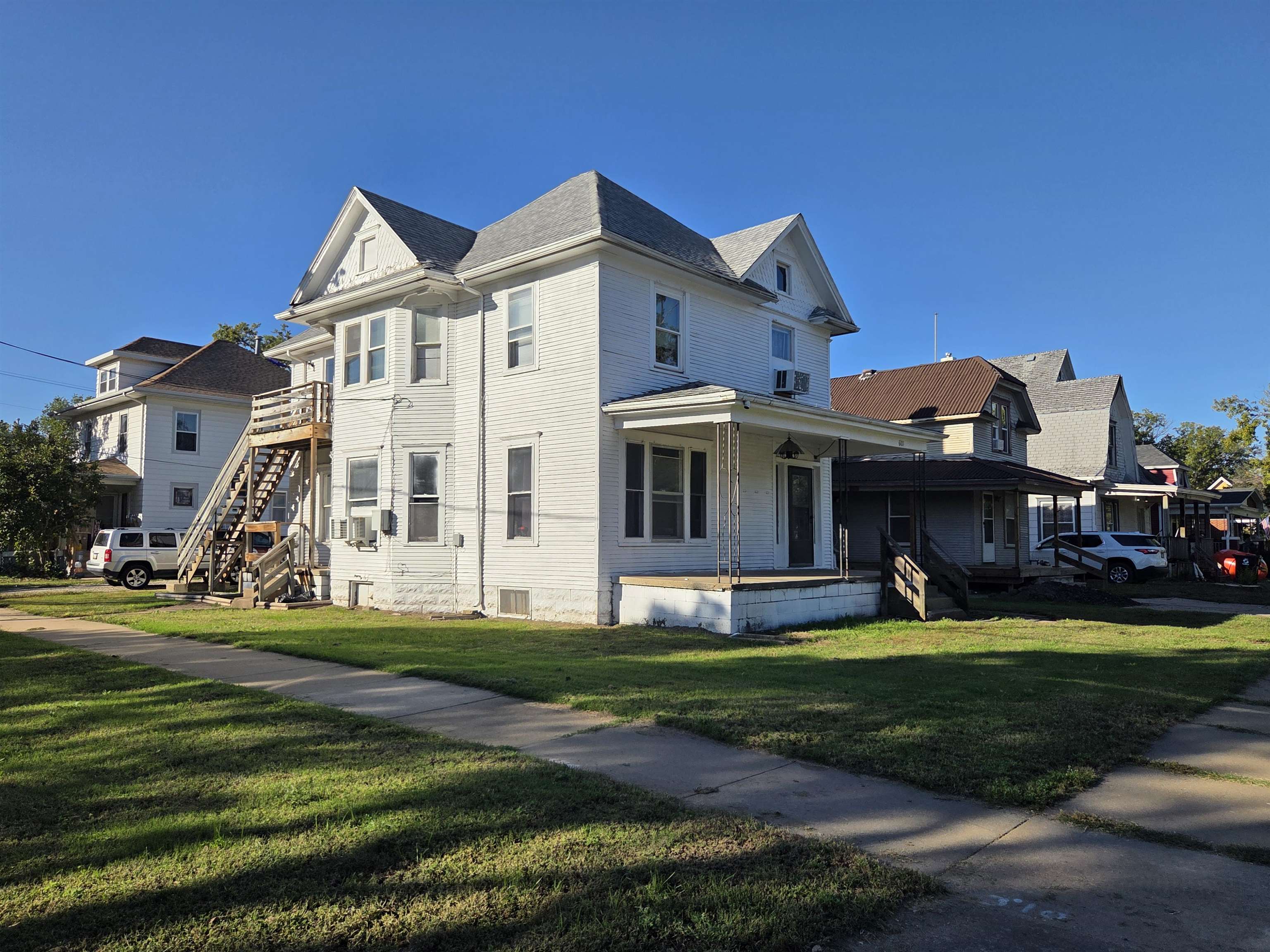601 W Iron Ave Property Photo 1