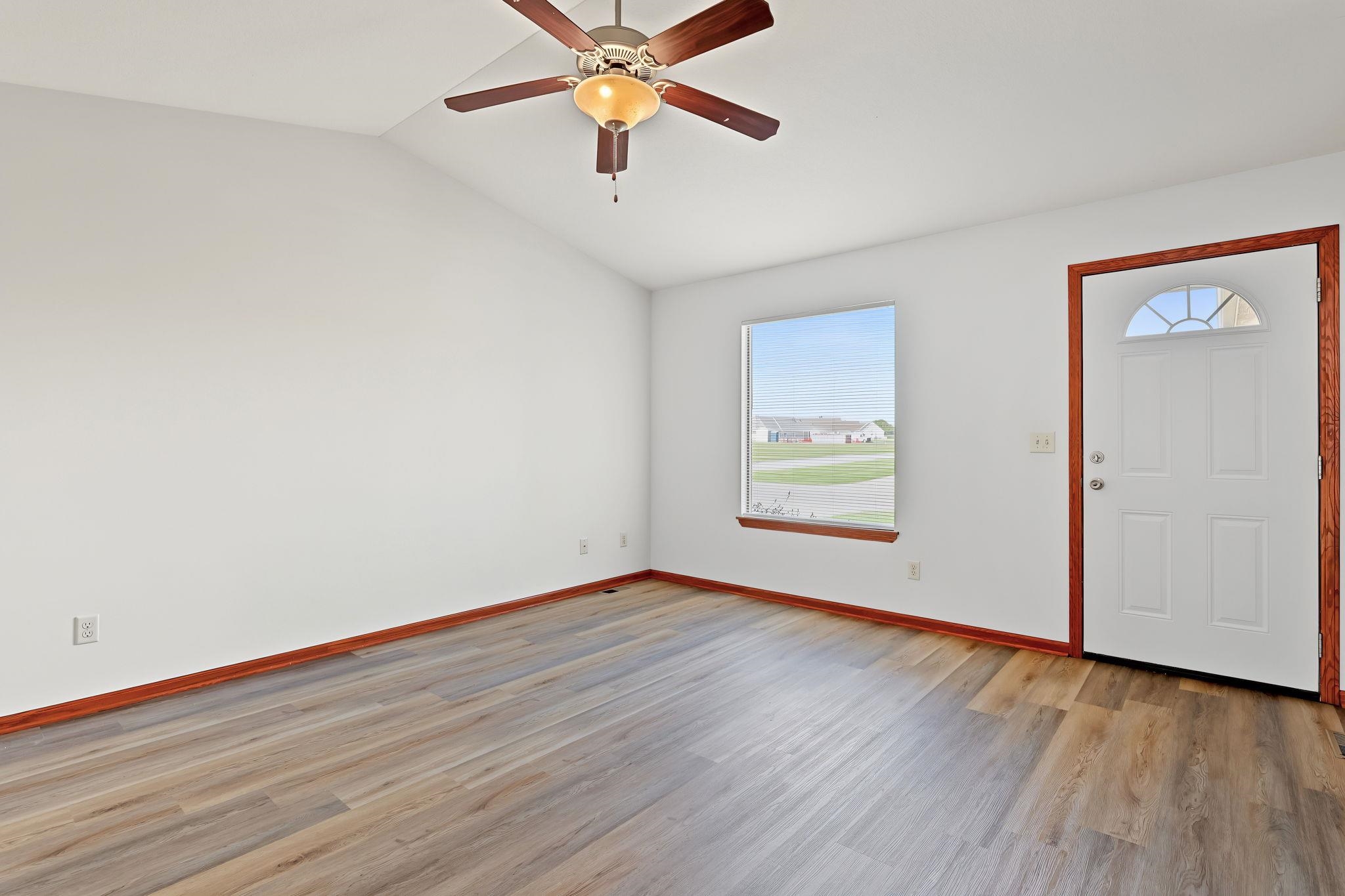 1005 Silverado Ct Property Photo 5