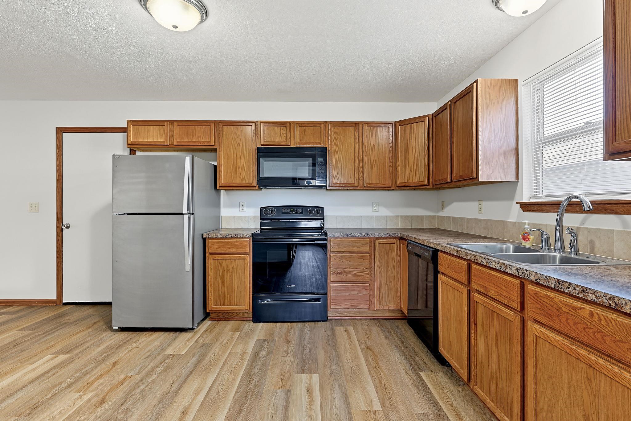 1005 Silverado Ct Property Photo 10