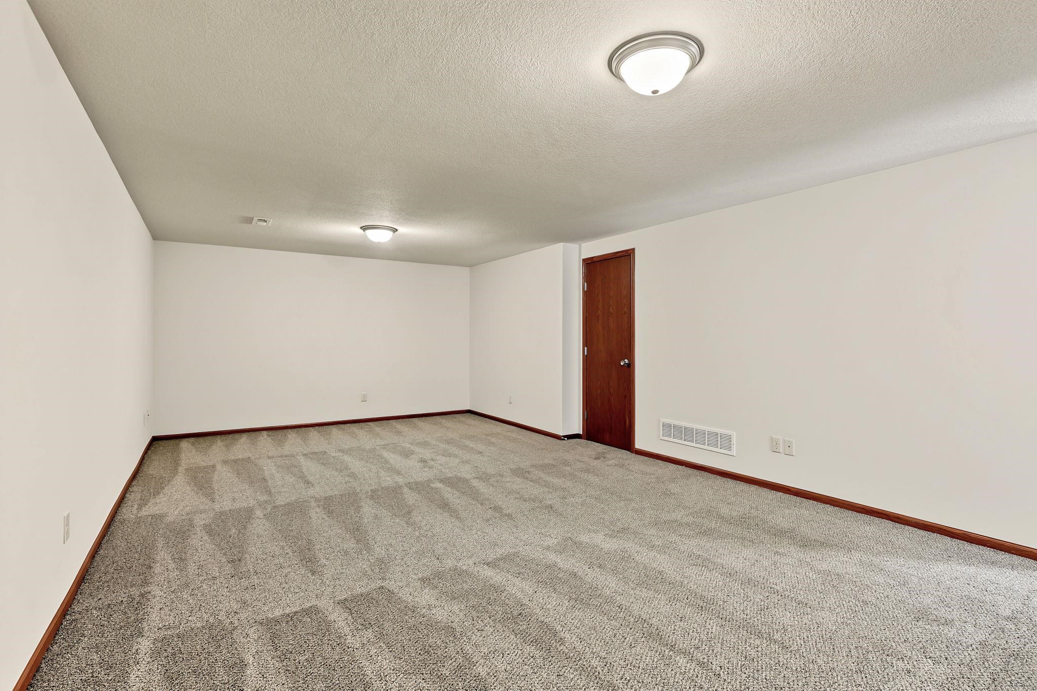 1005 Silverado Ct Property Photo 21
