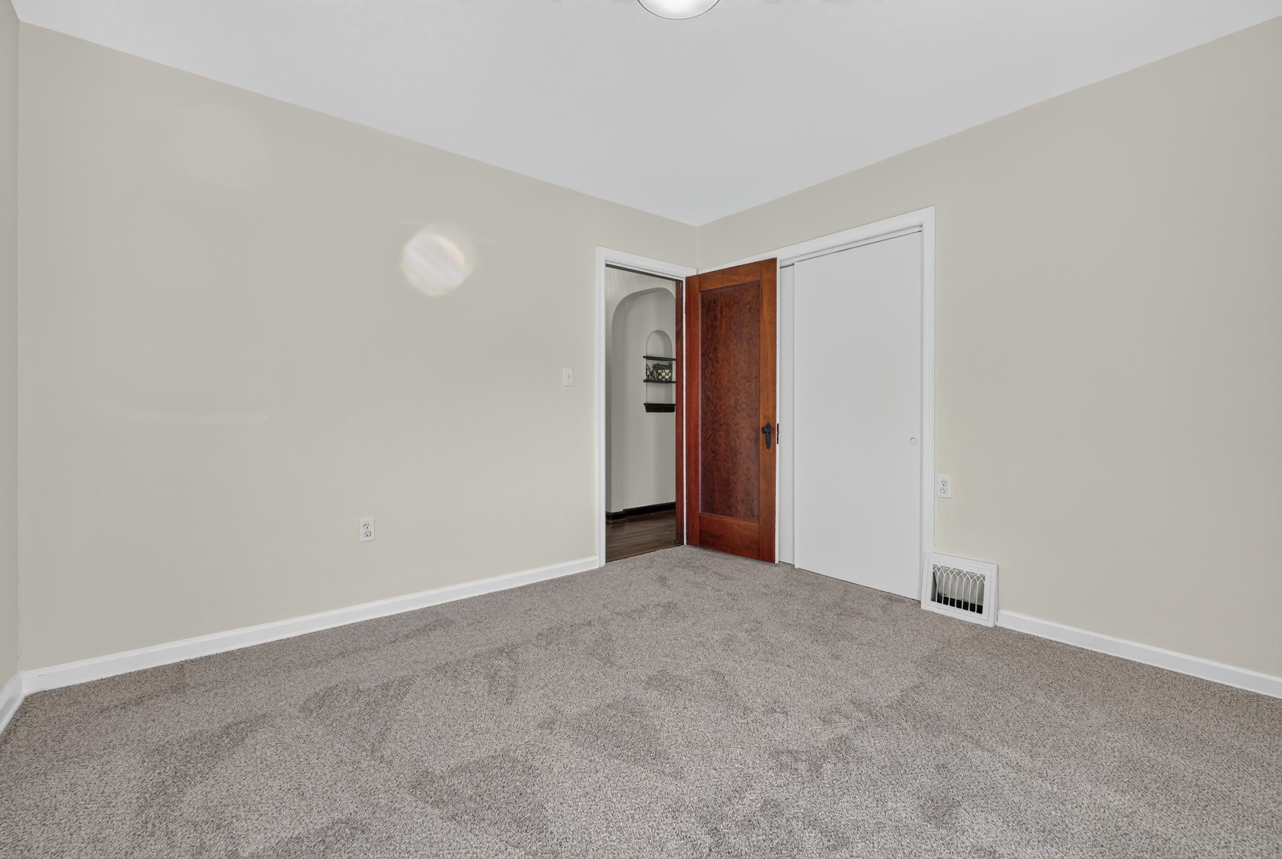 3426 E Navajo Ln Property Photo 12